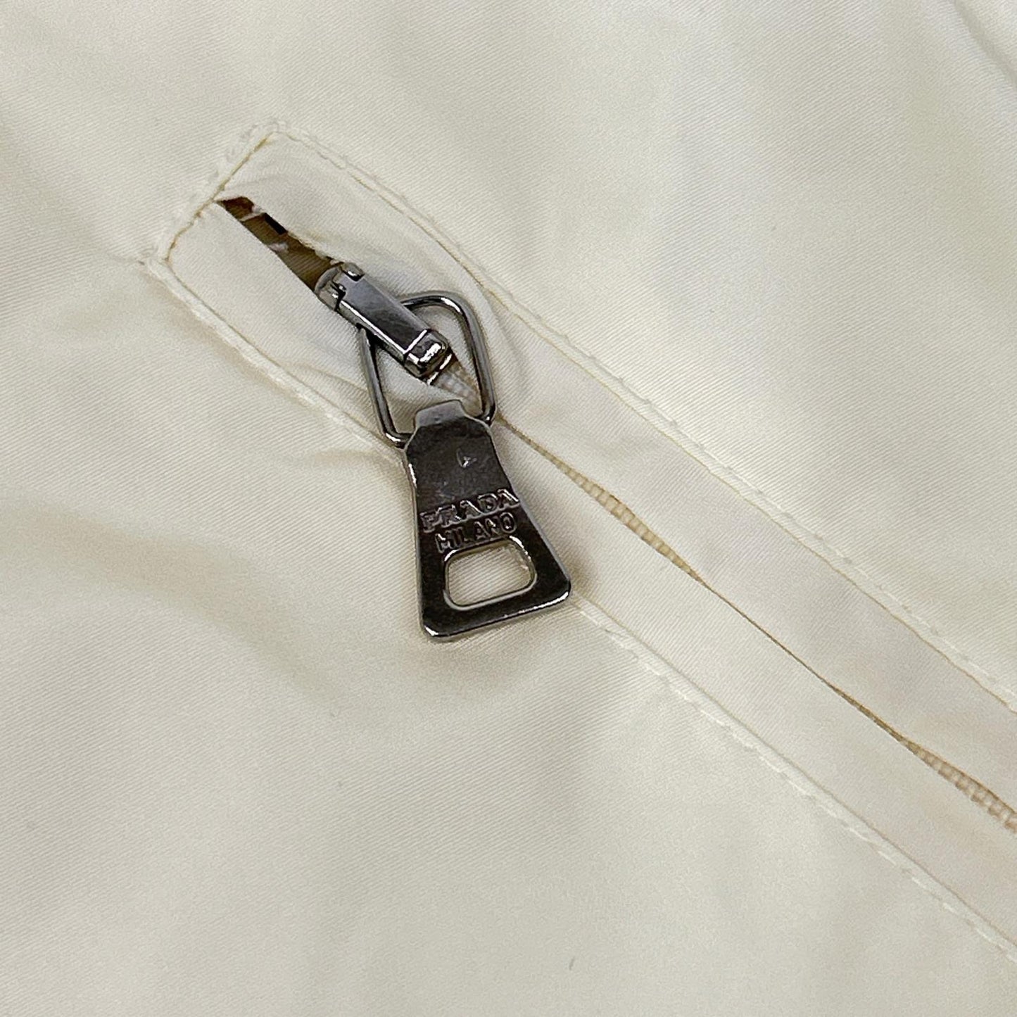 PRADA プラダ 三角プレート パッカブル ナイロンジャケット ジャケット