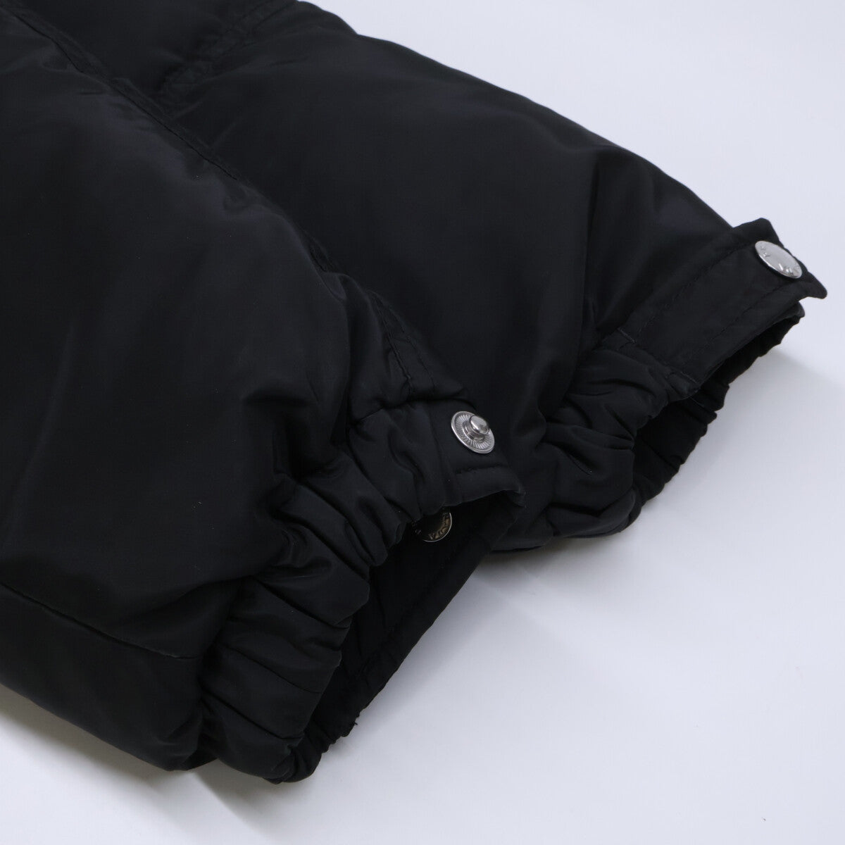 【Excellent Condition/Domestic Authentic】SGH070 Triangle Logo Hooded Down Jacket Jacket 46 Men's