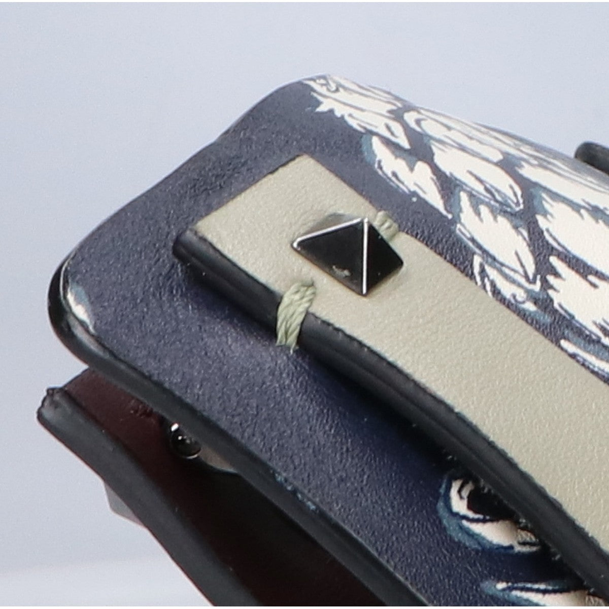 Valentino Garavani ヴァレンティノガラヴァーニ 【美品】パイナップルプリント ロックスタッズ セカンドバッグ クラッチバッグ