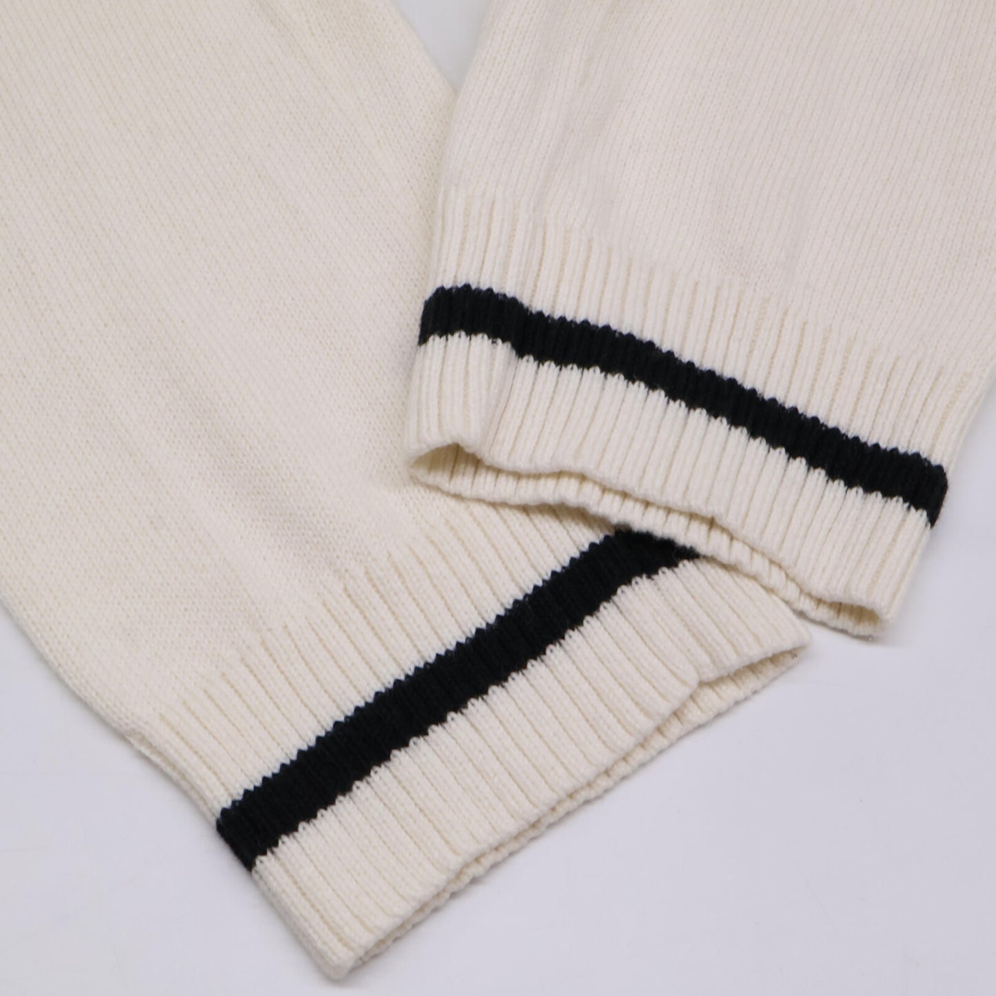 MM6 エムエムシックス 25SS SH0HN0002 ホワイト ロゴデザイン Vネックプルオーバーニット トップス
