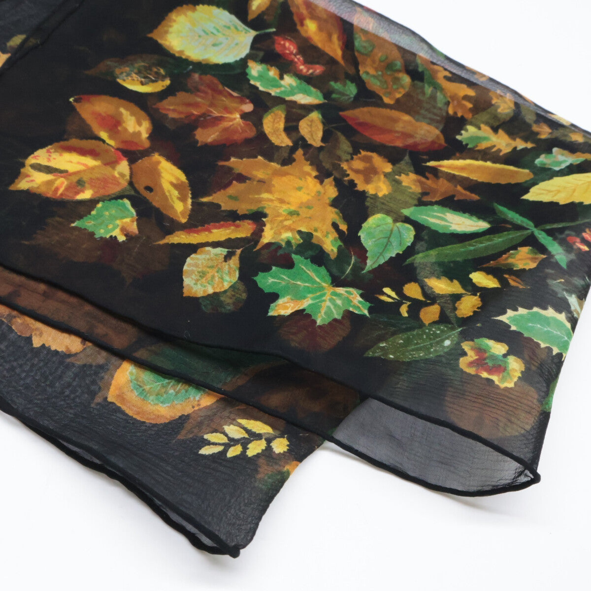 HERMES エルメス 【美品】Tourbilion 渦巻き 落ち葉プリント シルク シアー プチカレ スカーフ