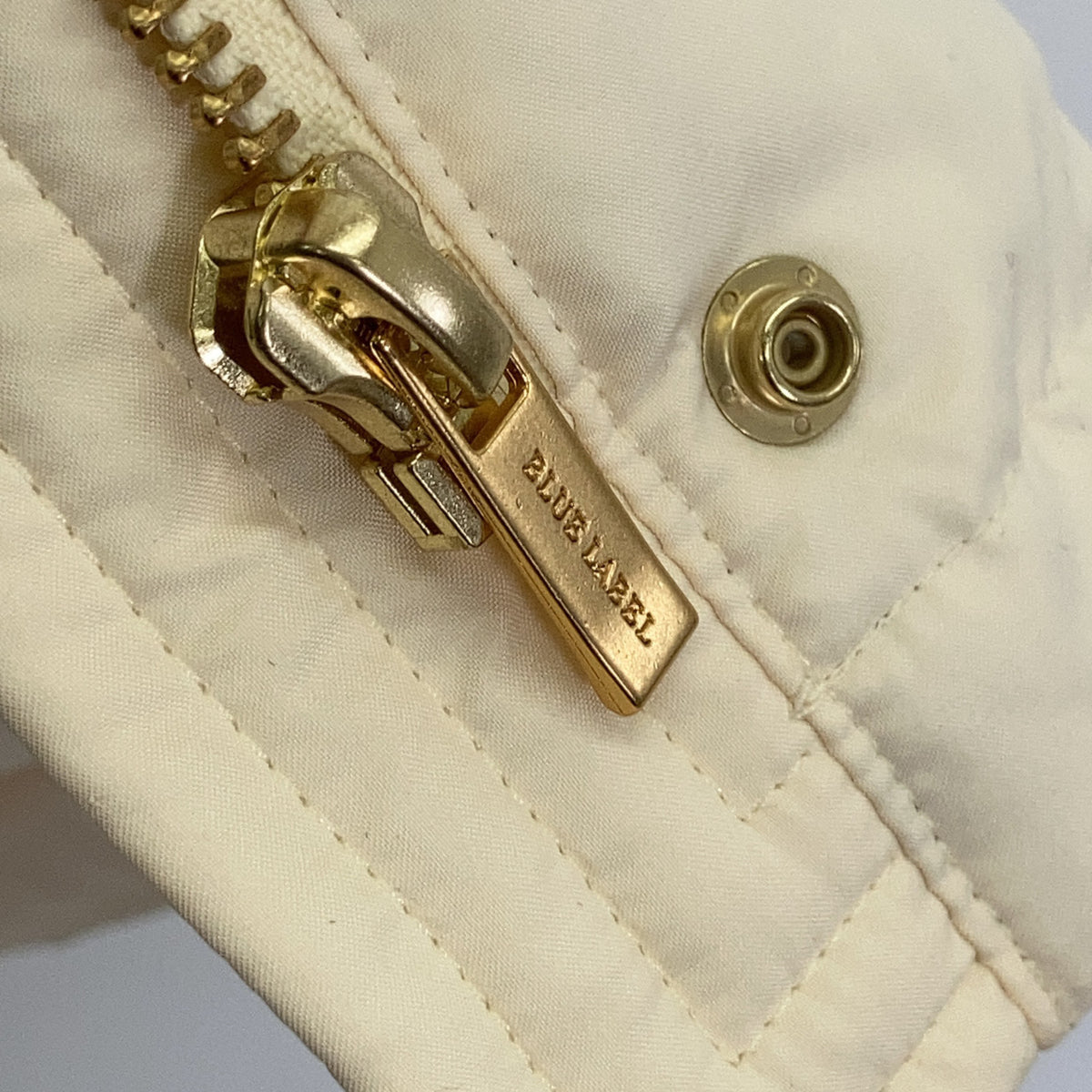 BLUE LABEL CRESTBRIDGE 2024 Ivory High-Multi Peach Taffeta Short Down Jacket