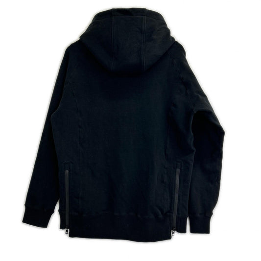 1piu1uguale3 ウノピゥウノウグァーレトレ 【SPORT】CM055-MN01 ブラック CLASSIC SWEAT SIDE ZIP PO PARKA サイドジップパーカフーディ トップス