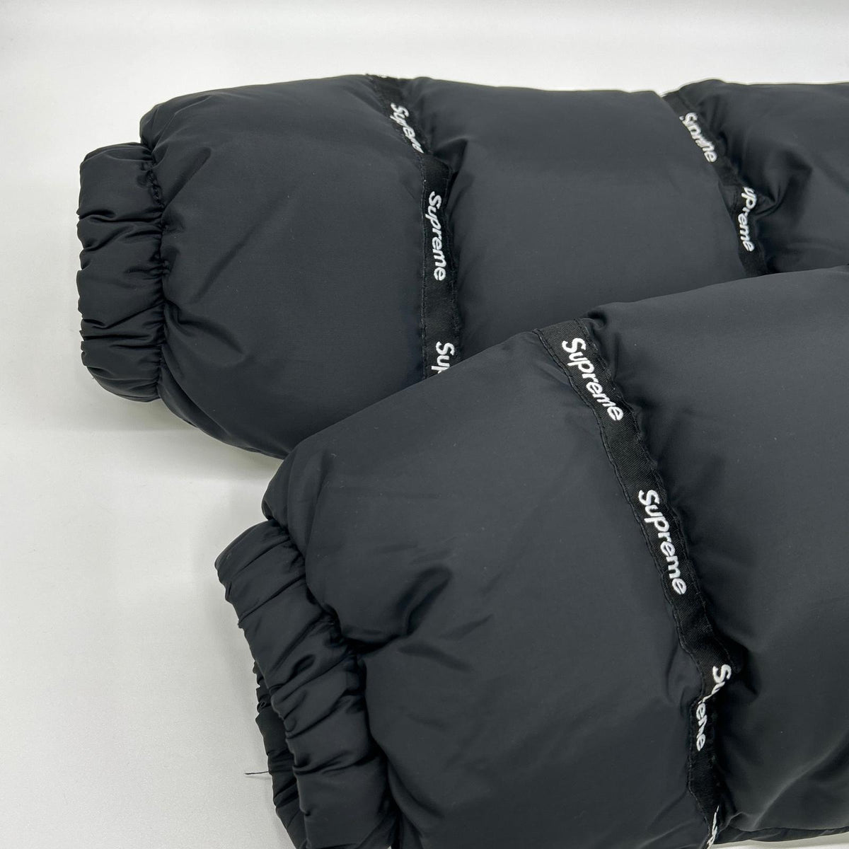 Supreme シュプリーム 【国内正規】16AW LOGO TAPE PUFFY JACKET ダウンジャケット ジャケット