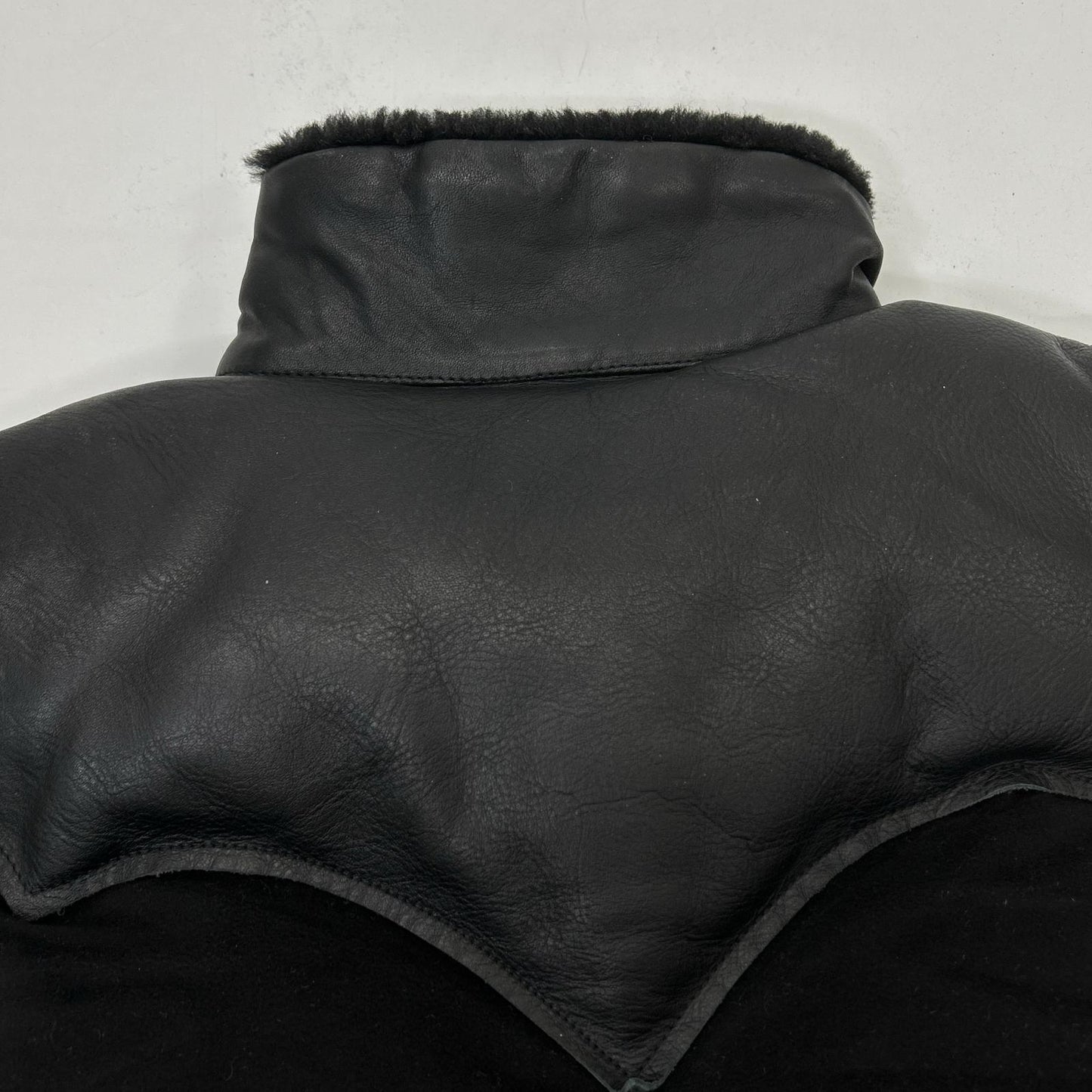 Rocky Mountain Featherbed ロッキーマウンテンフェザーベッド 【BEAUTY&YOUTH別注】ブラック カウレザー×シープスキンスエード ダウンベスト ベスト