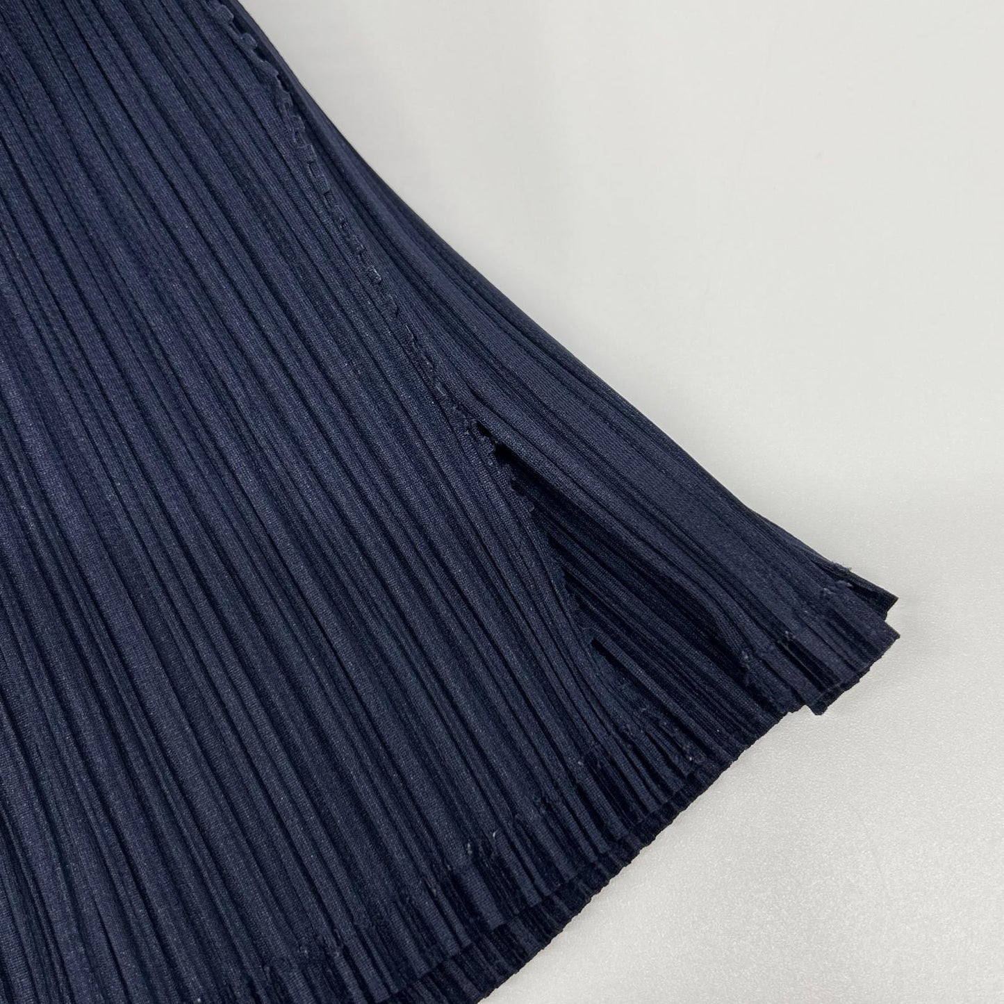 PLEATS PLEASE プリーツプリーズ PP33-JK202 ダークネイビー Vネックモックネック変形長袖カットソー トップス