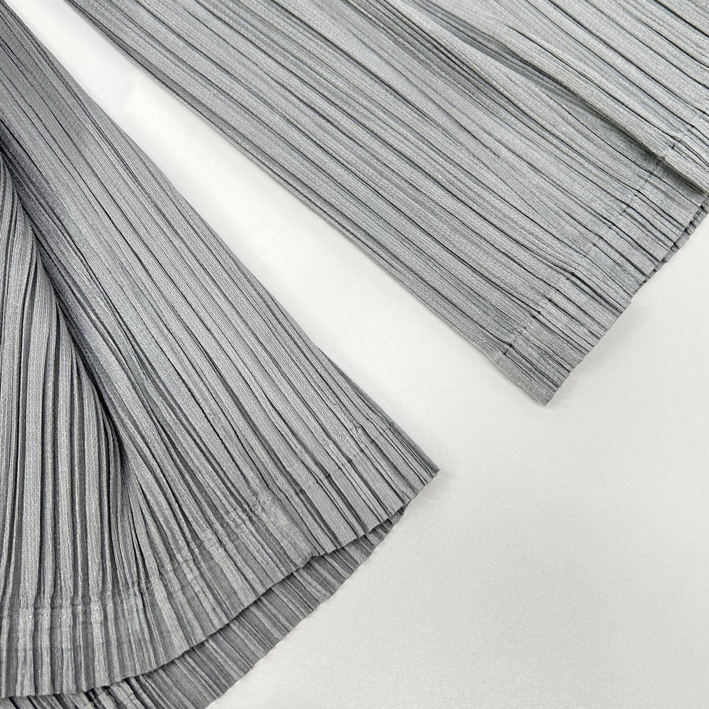 PLEATS PLEASE プリーツプリーズ 26SS PP61JF474 FACADE ライトグレー ポリエステル 変形デザインプリーツワイドパンツ ボトムス