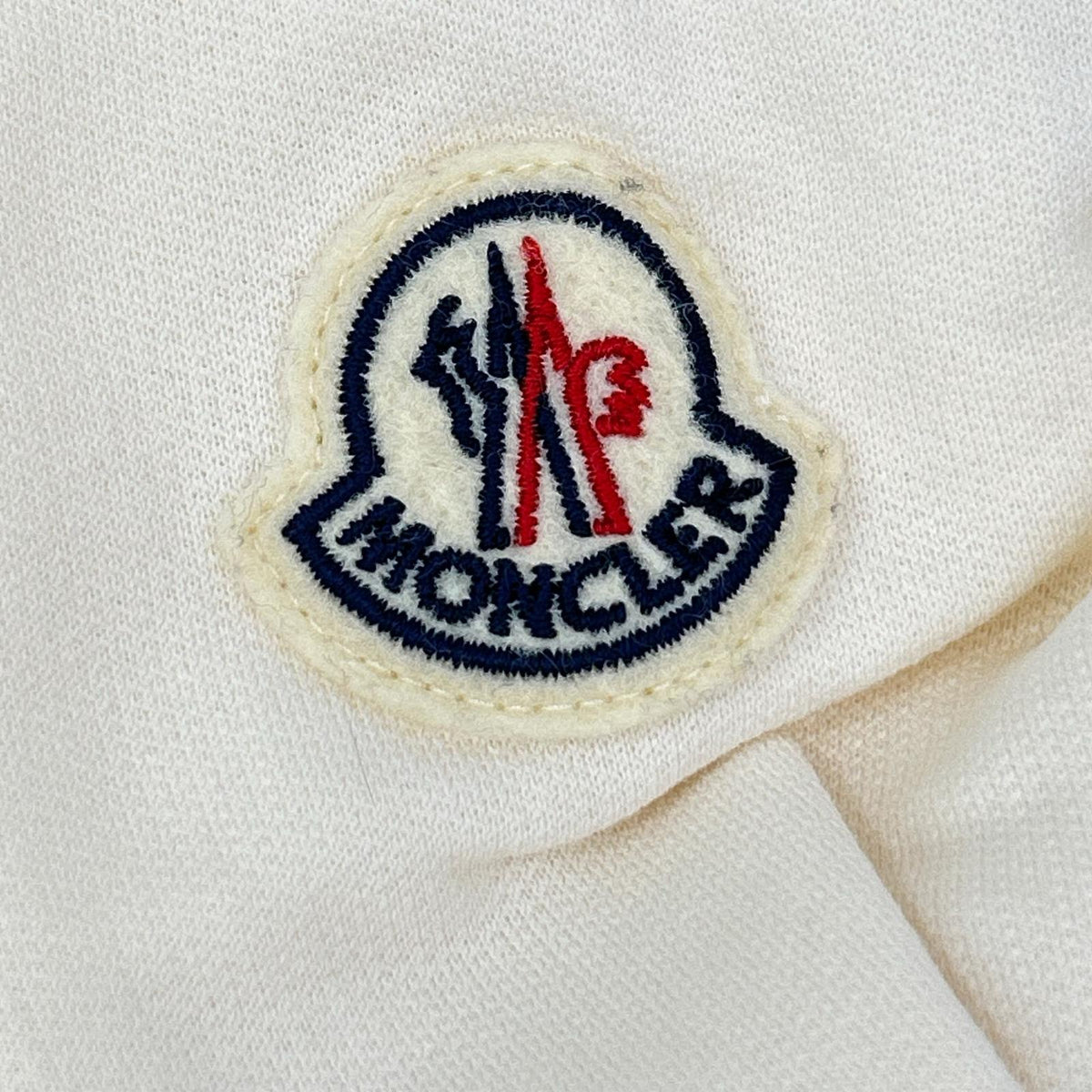 MONCLER モンクレール 25SS FELPA アイボリー×ネイビー コットン ロゴ刺繍 クルーネックスウェットプルオーバー トップス