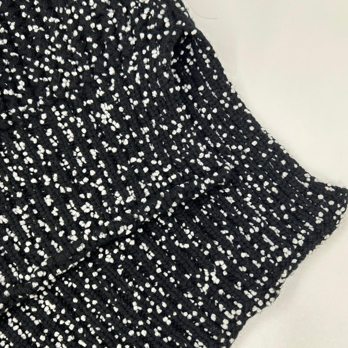 JIL SANDER ジルサンダー JSPP754085 black and white polka-dot side-slit long-sleeve knit tops