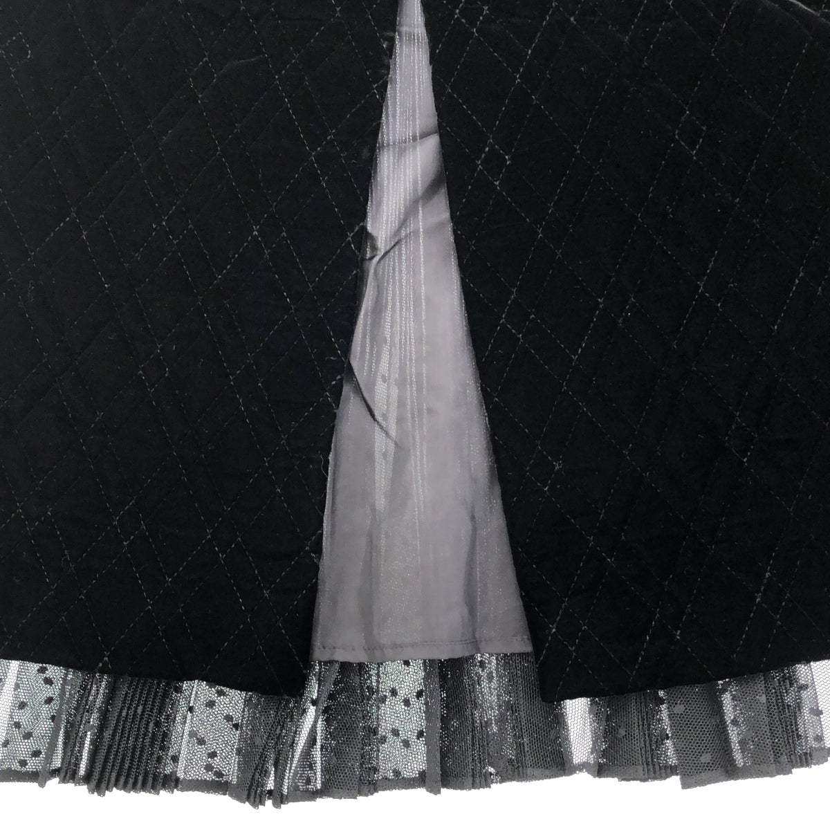 SHE TOKYO シートウキョウ S-SK-466 Vivienne Velvet Quilt Black Rayon Blend Velvet Quilt × Sheer Pleated Long Skirt Bottoms