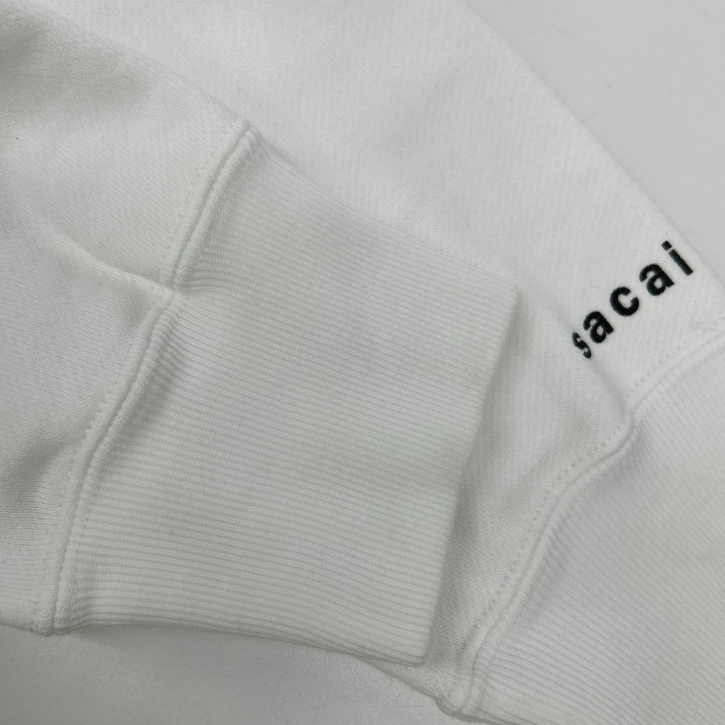 sacai サカイ 【×KAWS】21年製 21-0283S ホワイト ロゴ刺繍 フーディ トップス