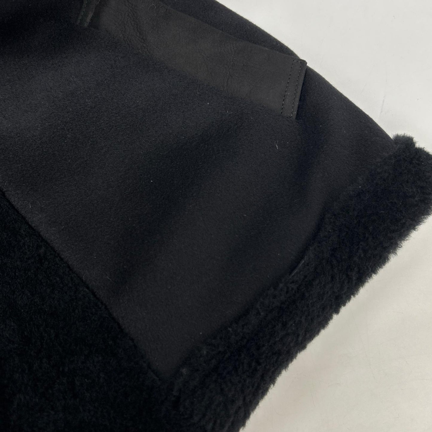 1piu1uguale3 ウノピゥウノウグァーレトレ 【23年製】MRC146-LAB049 MOUTON WRAPHOODED COAT ムートン ラップフーデッドコート コート