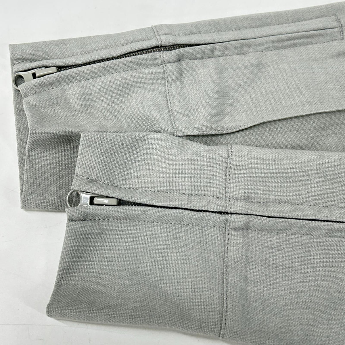 1piu1uguale3 ウノピゥウノウグァーレトレ 【GOLF】【×戸賀敬城】GRP064-POE340 グレー PINTUCK PANTS センタープレススラックスパンツ ボトムス