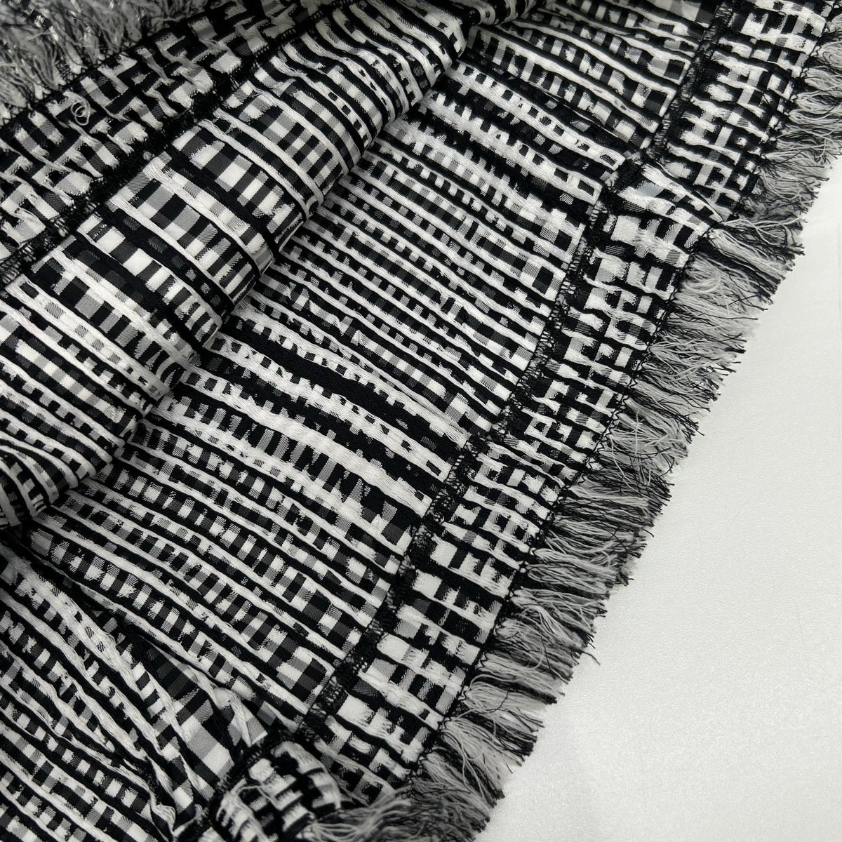 BURBERRY 8083009 Black × White Polyester Houndstooth Belted Short Wrap Skirt Skirt