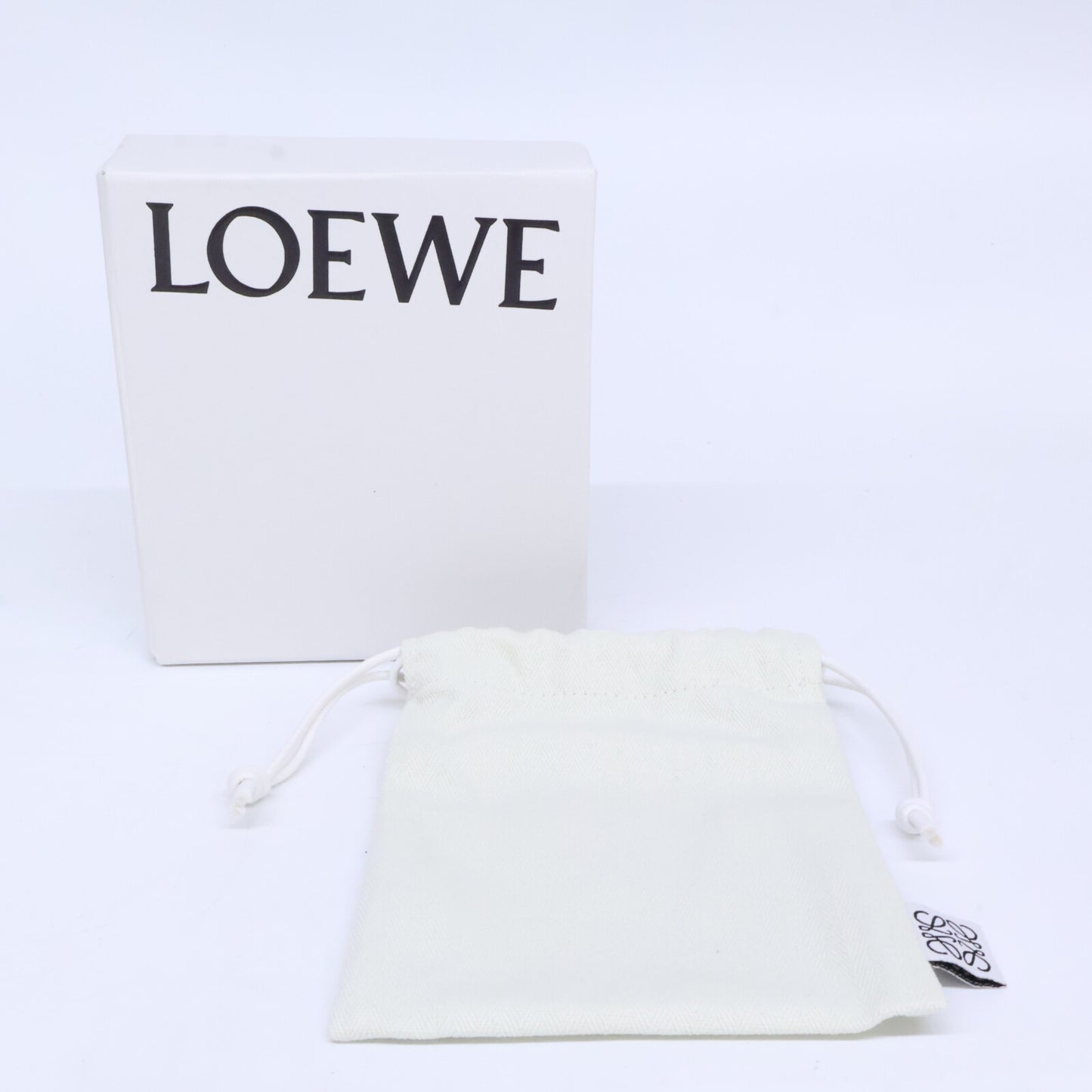 LOEWE ロエベ 【新品同様】CLE0322X01 0010946846 シャイニーナパカーフ エンボスロゴ カードケース