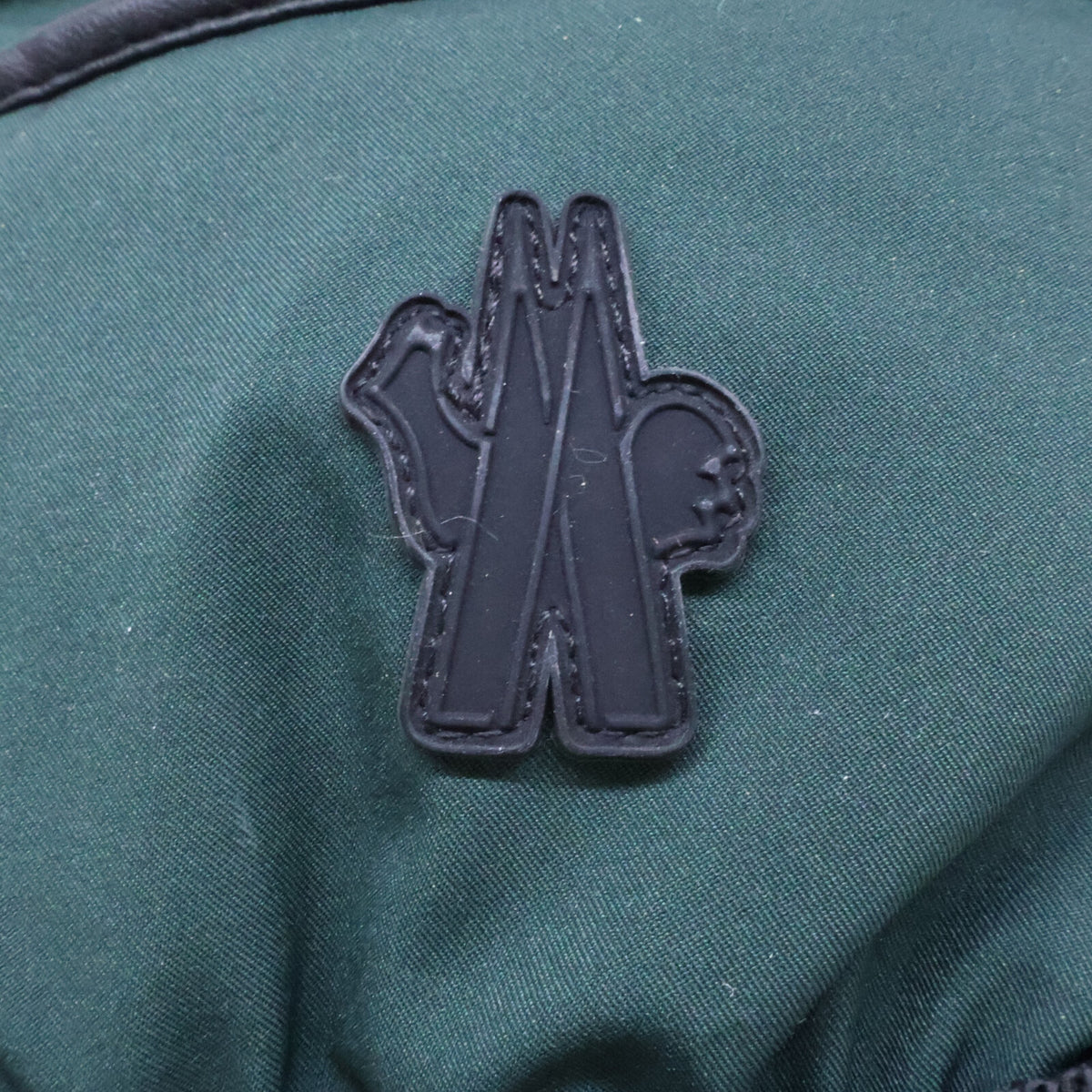 MONCLER Moncler 【immediate decision/domestic authorized】23AW I20973A00002 53066 GLOVES GORE-TEX adjustable-belt gloves