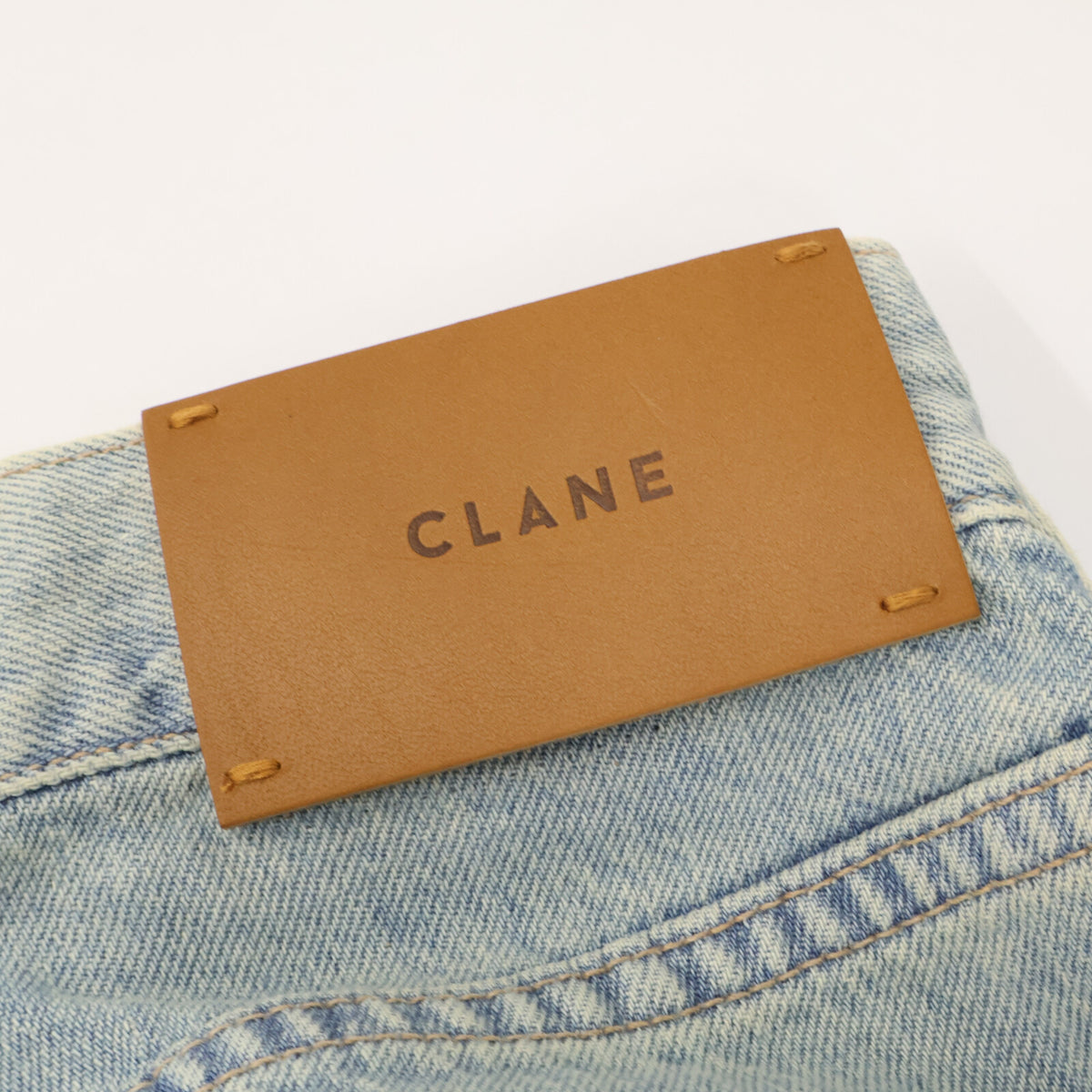 CLANE クラネ 【×Suzu Hirose】24AW ライトブルー タックワイドデニムパンツ ボトムス