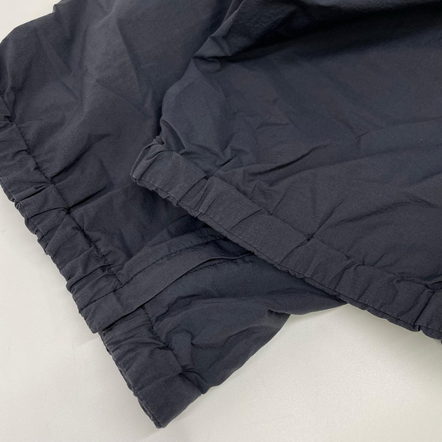 STILL BY HAND スティルバイハンド チャコール コットン×ナイロン ウエストゴム 裾ジップ トレーニングパンツ ボトムス