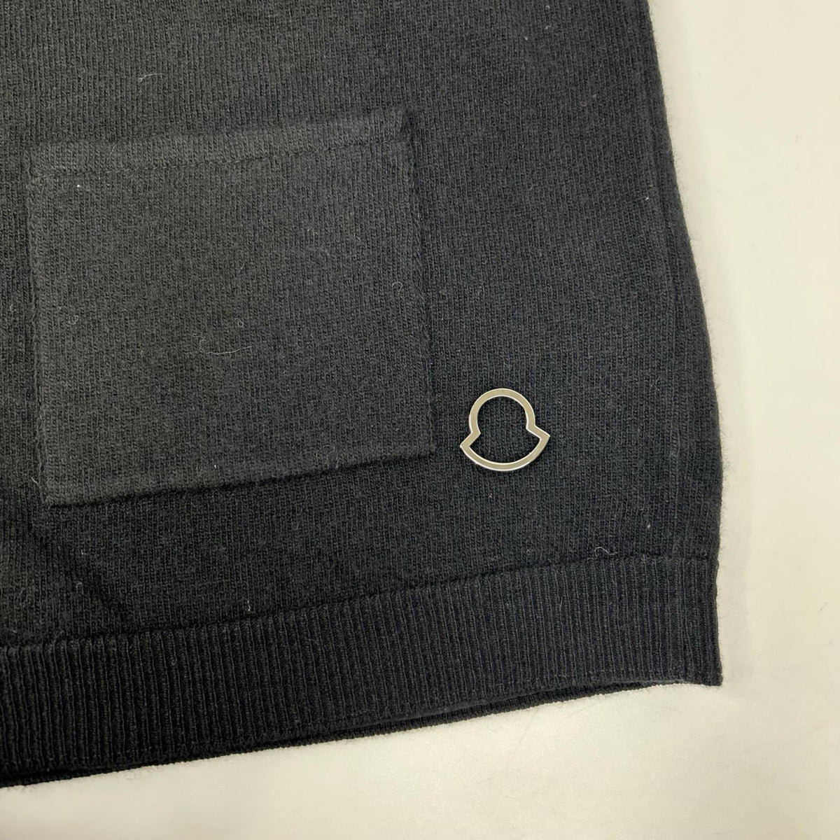 MONCLER モンクレール A20939471100 ブラック バージンウール スナップボタンカーディガン トップス