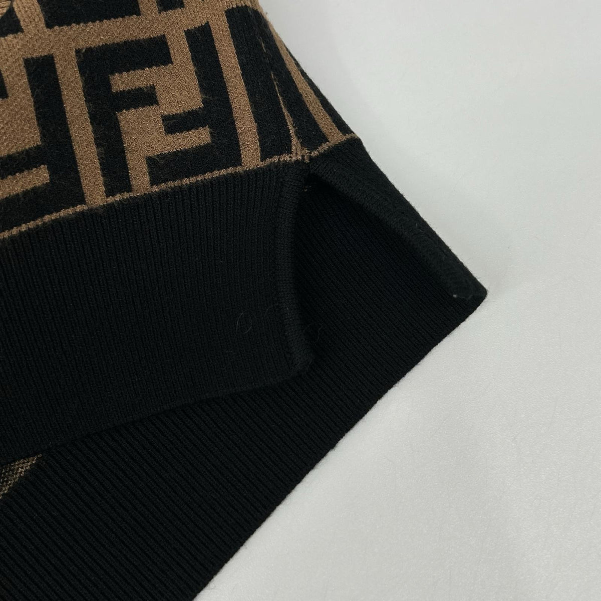 FENDI フェンディ ブラウン ズッカ柄 ショートスリーブ ニットカットソー トップス