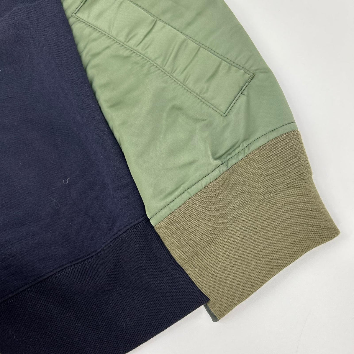 sacai サカイ SCM-043 22AW ダークネイビー×カーキ Sponge Sweat MA-1 Pullover ドッキングスウェット トップス