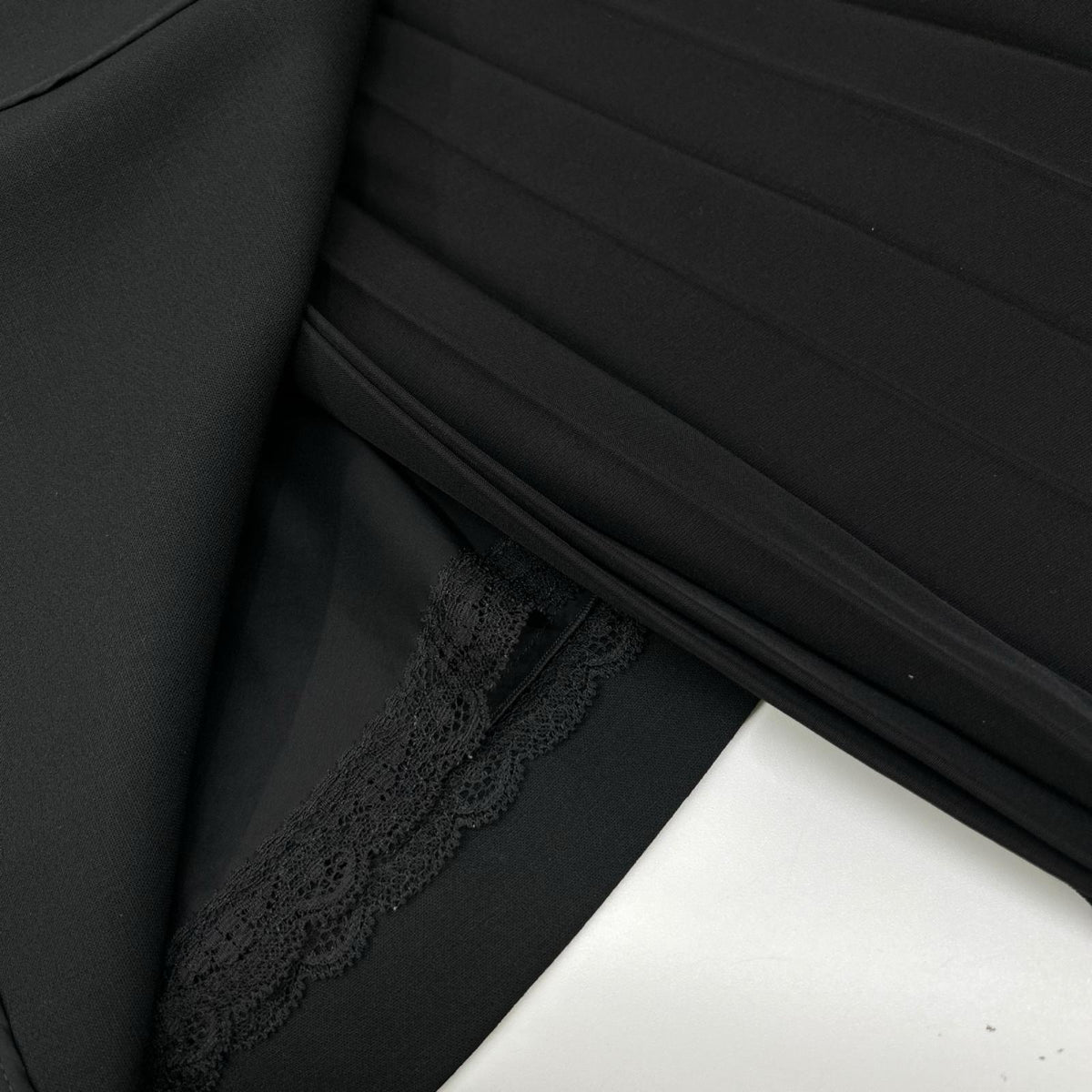 FOXEY フォクシー 37115-ASFI415T Pleats Chic/プリーツシック ブラック ウール混 アシンメトリーミディアムスカート スカート