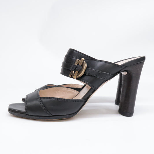 Salvatore Ferragamo DG016932 Gancini Leather Sandals