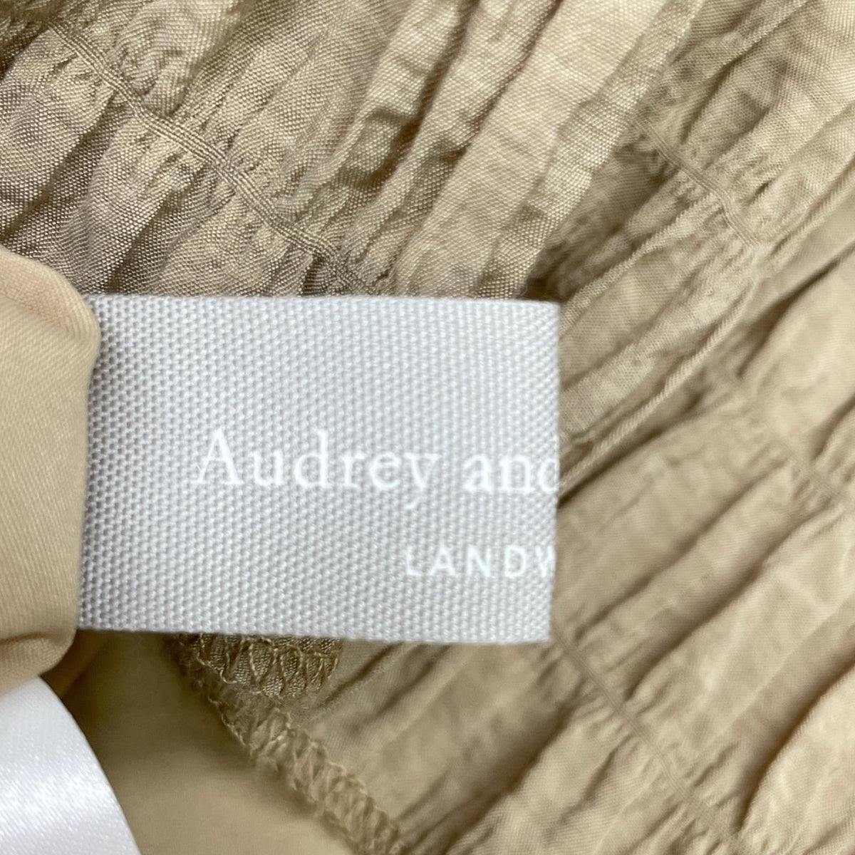 Audrey and John Wad オードリー アンド ジョン ワッド L0405 異素材MIX8分袖シャーリングロングワンピース ワンピース