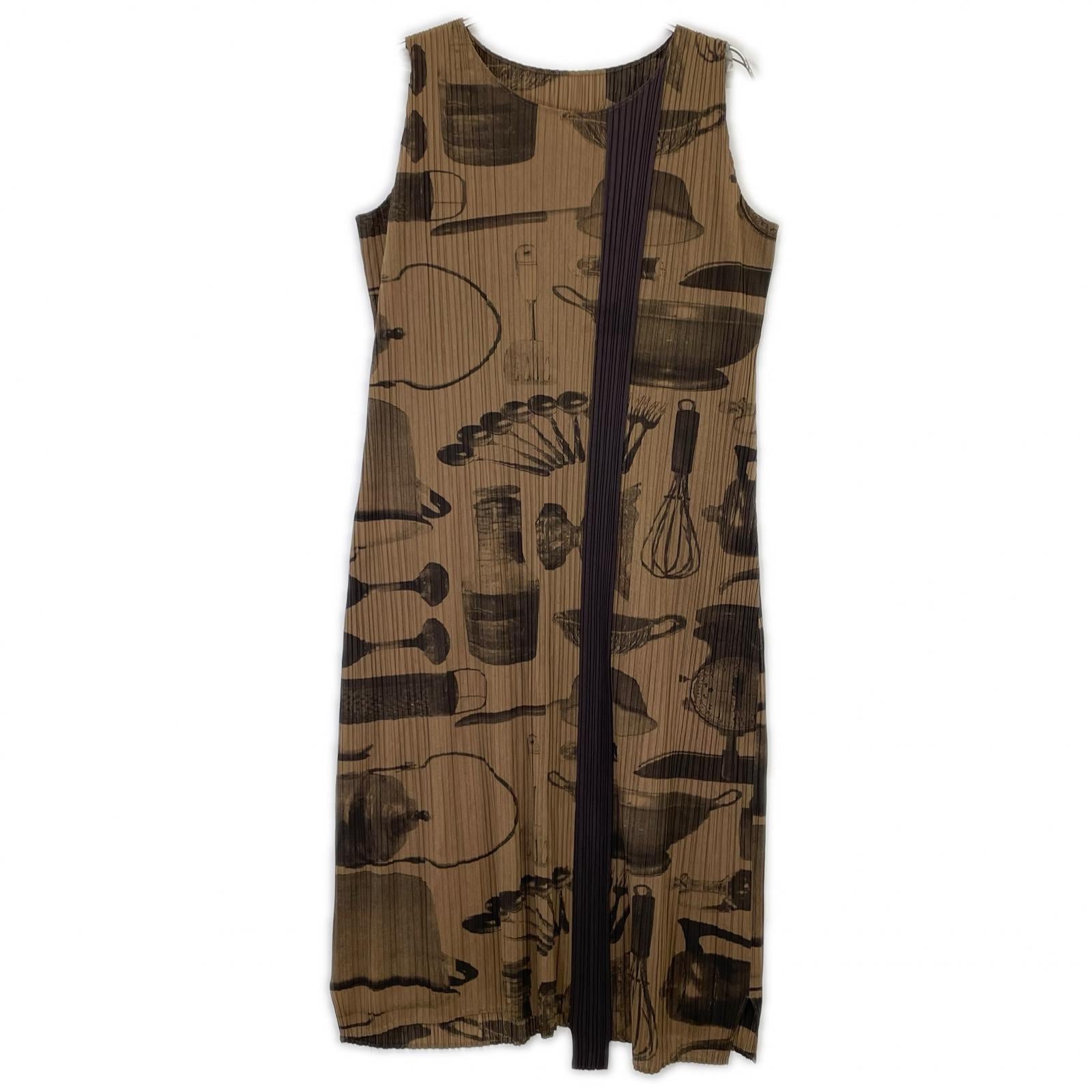PLEATS PLEASE PP53-JH586 Khaki tableware pattern, cooking utensil pattern, pleated sleeveless dress, dress