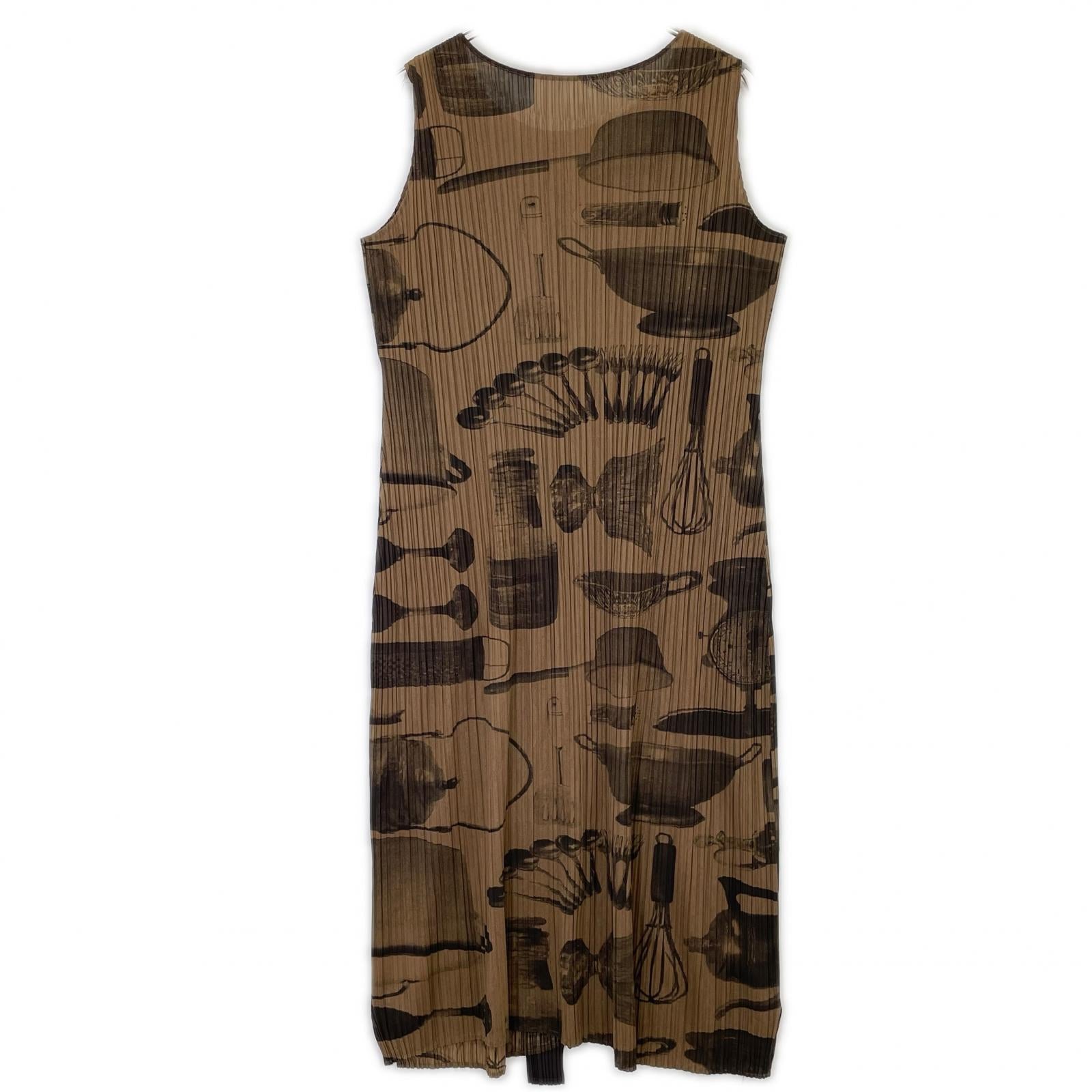 PLEATS PLEASE PP53-JH586 Khaki tableware pattern, cooking utensil pattern, pleated sleeveless dress, dress