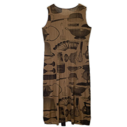 PLEATS PLEASE PP53-JH586 Khaki tableware pattern, cooking utensil pattern, pleated sleeveless dress, dress