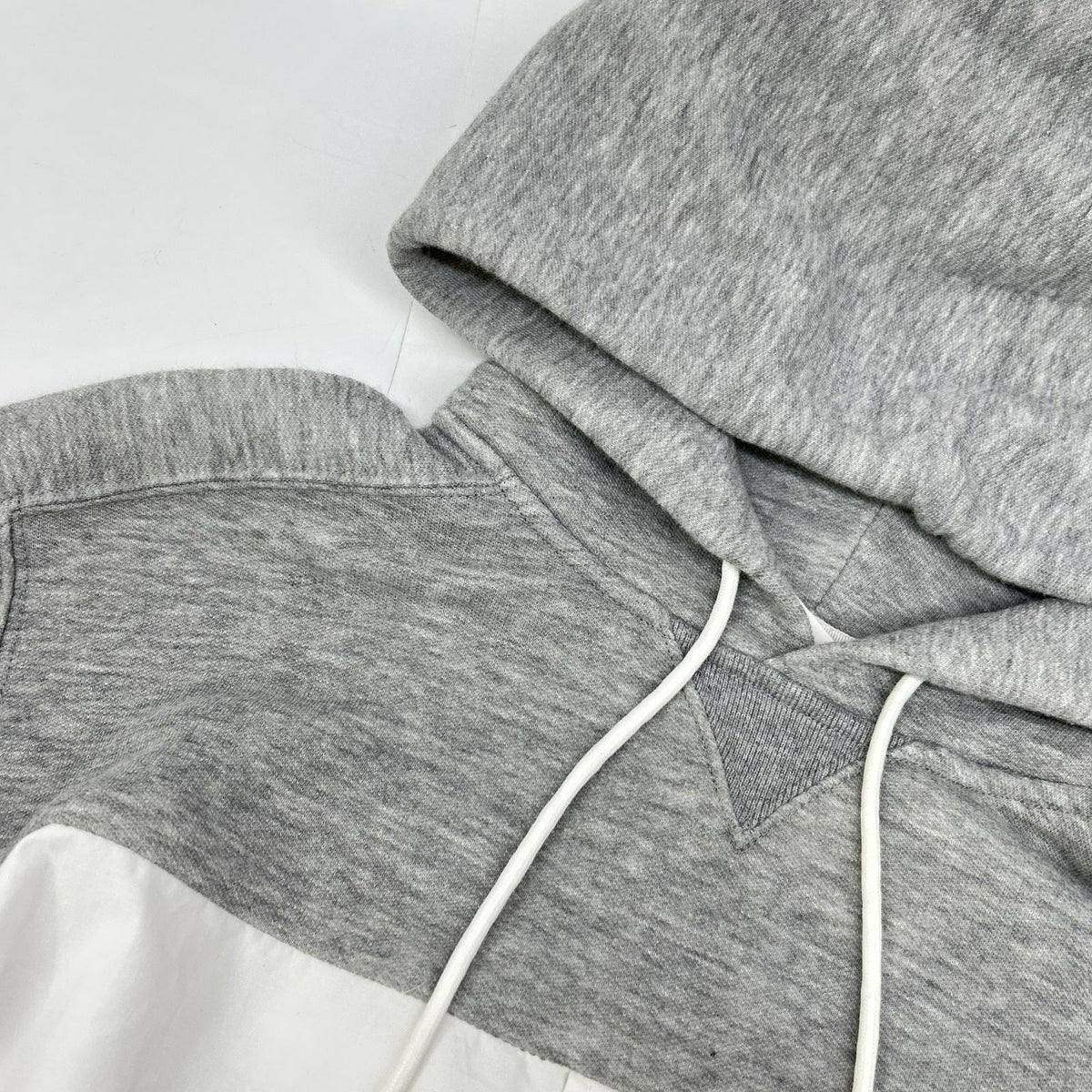 sacai SCM-026 White x Gray Docking Shirt Hoodie Top