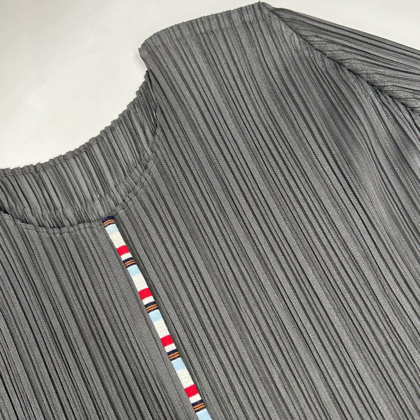 PP43-JK652 Gray Centerline Pleated Cut-and-Sew Top 3 (Women's)