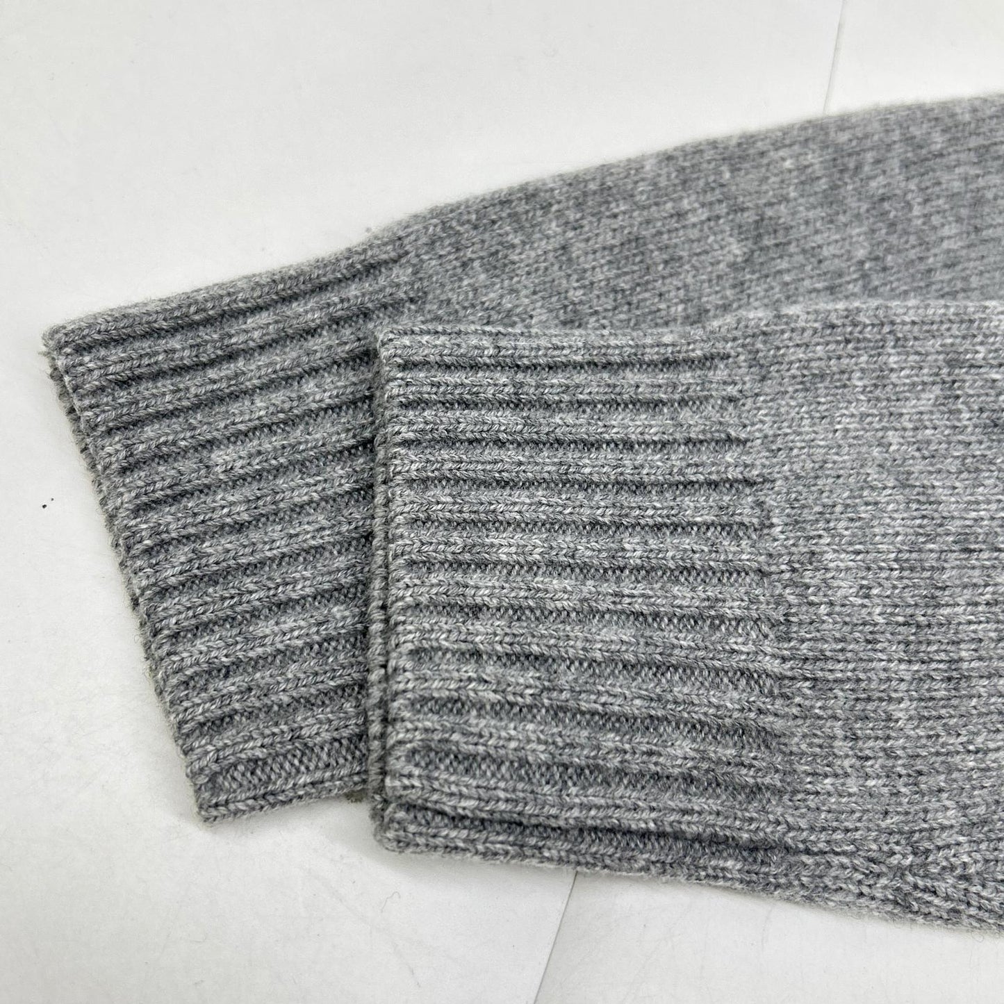 Theory セオリー 01-4301712-023-902 24年製 グレー カシミヤ混 クルーネックセーター トップス