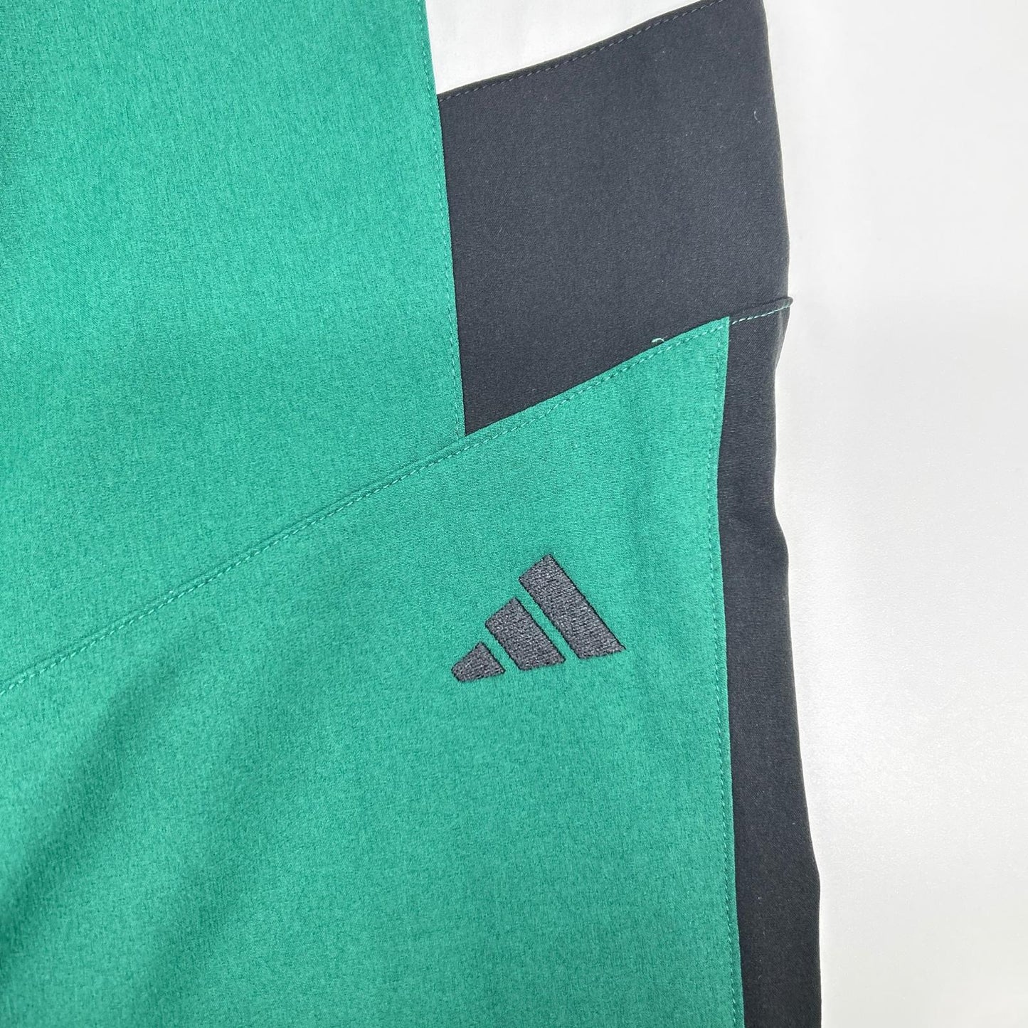 adidas アディダス 24年製 グリーン ツイストウィーブ EX-Stretch アーカイブ トラックジョガーパンツ ボトムス