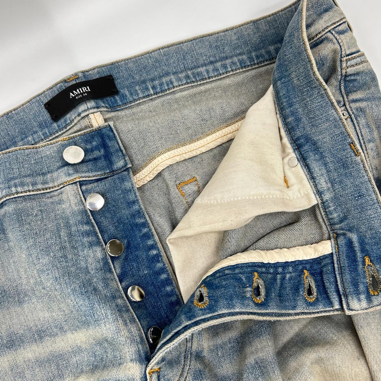 AMIRI アミリ AMDNSY1114 26SS ブルー レザーロゴパッチ デニムパンツ ボトムス