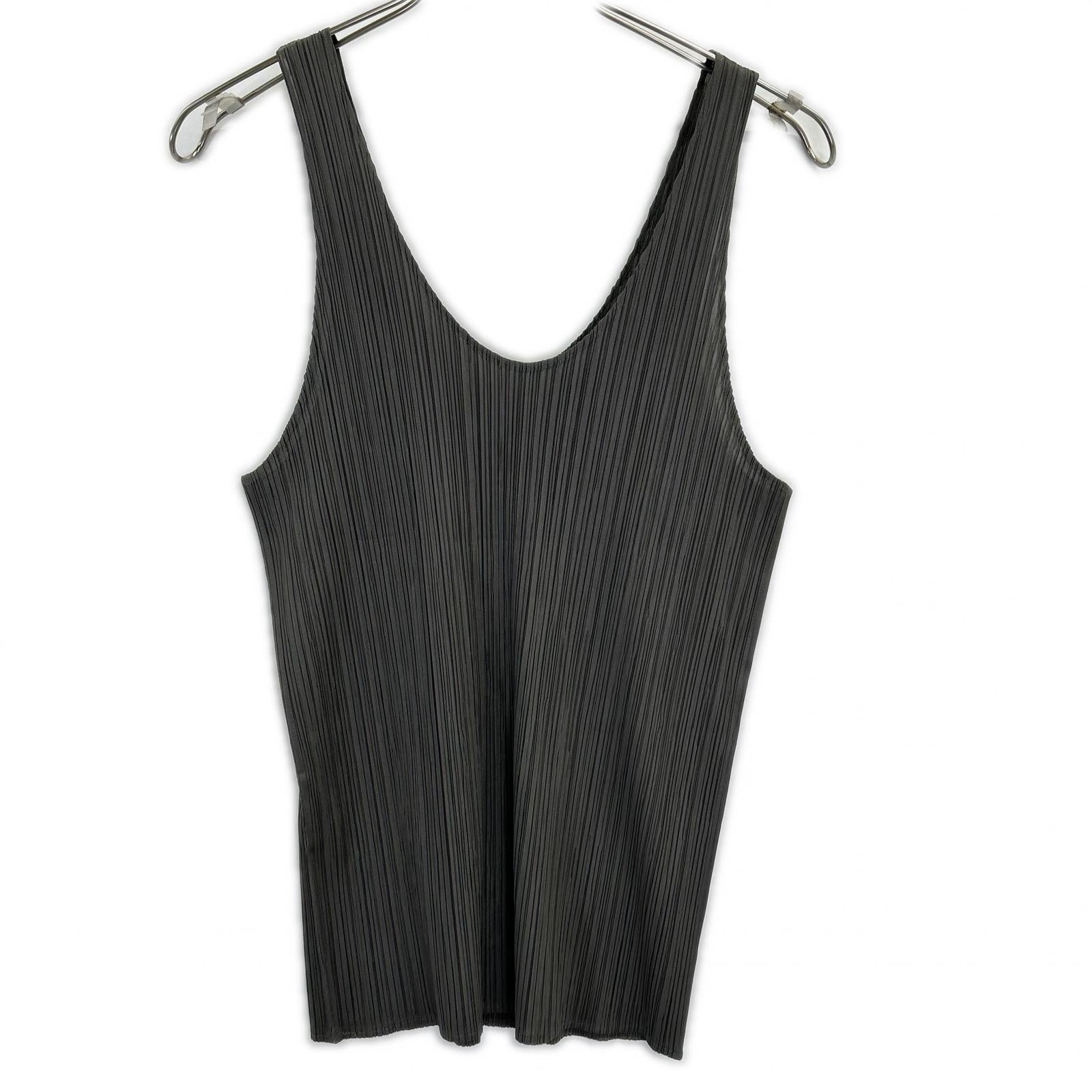 ISSEY MIYAKE イッセイミヤケ IM13-JK552 カーキ プリーツ ノースリーブカットソー トップス