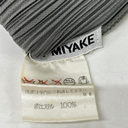 ISSEY MIYAKE イッセイミヤケ IM13-JK552 カーキ プリーツ ノースリーブカットソー トップス