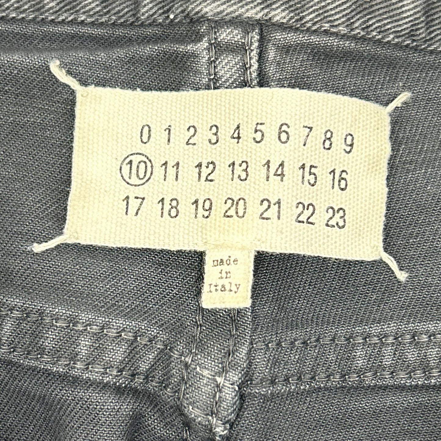 Maison Margiela メゾンマルジェラ 17年製 ブラック ボタンフライ スリムデニムパンツ ボトムス