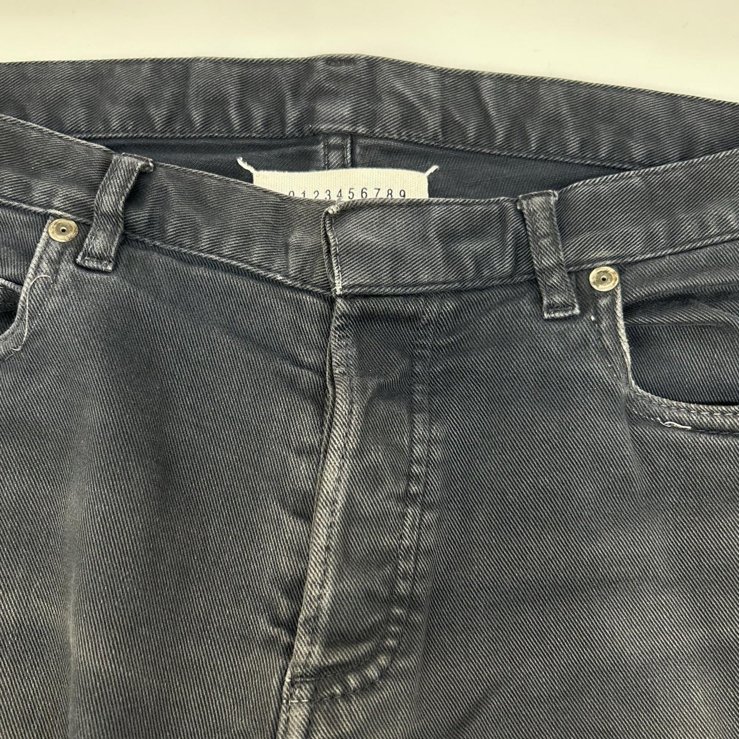 Maison Margiela メゾンマルジェラ 17年製 ブラック ボタンフライ スリムデニムパンツ ボトムス