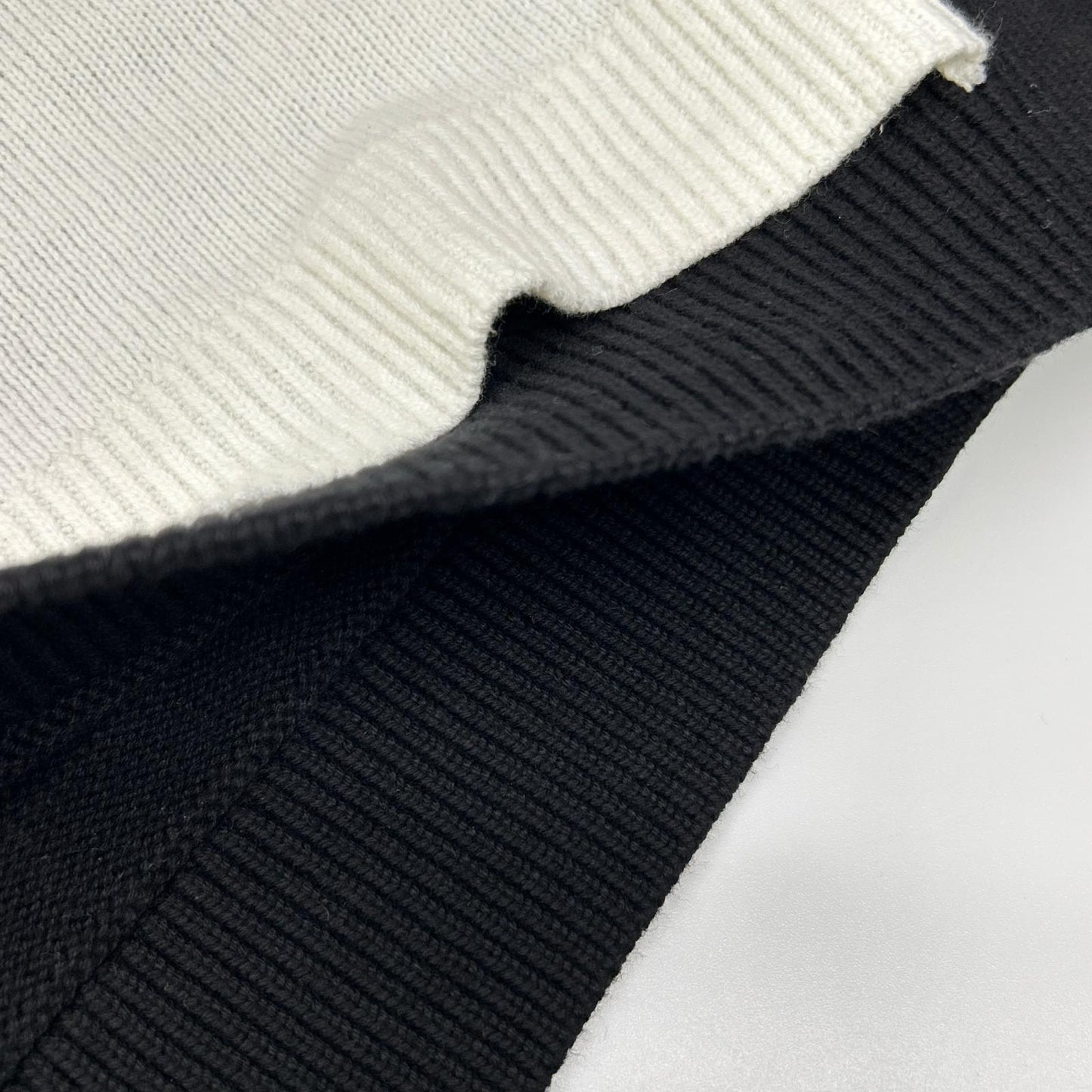 DAIRIKU ダイリク 25AW ブラック Docking Lettered Knit トップス