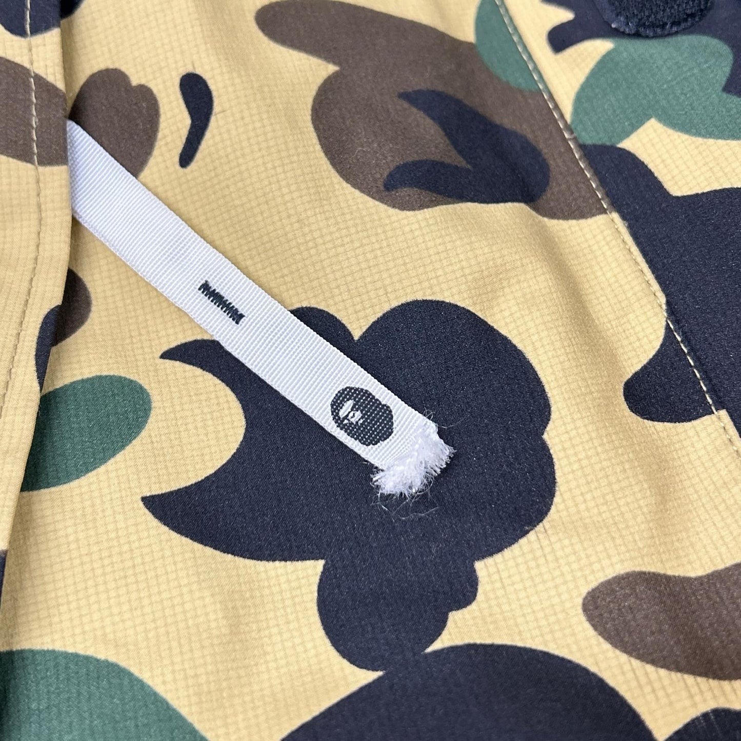 A BATHING APE アベイシングエイプ 001HJC801001X 1ST CAMO SNOWBOARD JACKET GORE-TEX ナイロンジャケット ジャケット
