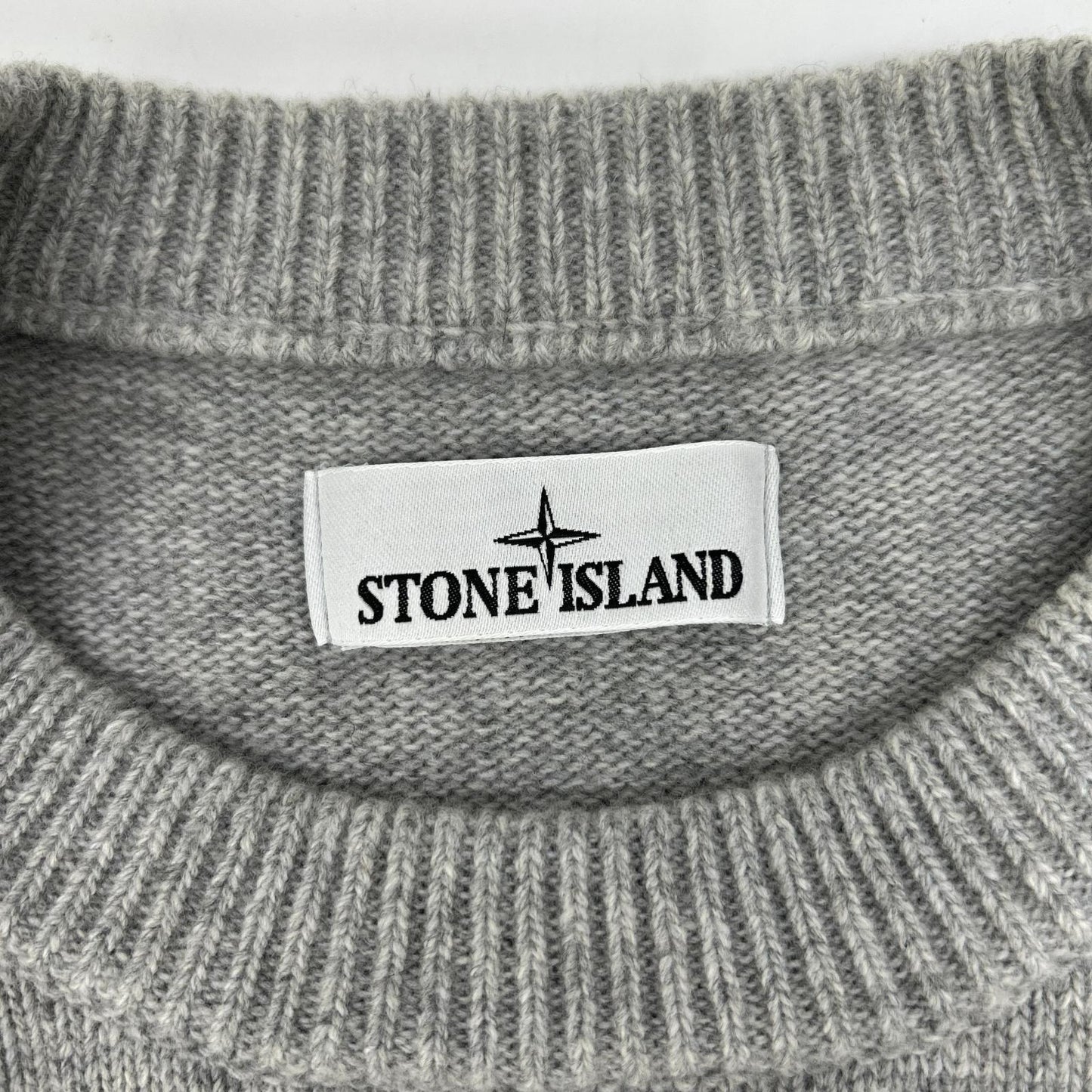 STONE ISLAND ストーンアイランド 7915508A3 グレー クルーネックニットプルオーバー トップス