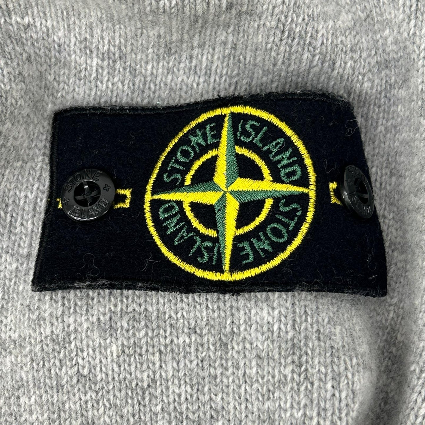 STONE ISLAND ストーンアイランド 7915508A3 グレー クルーネックニットプルオーバー トップス