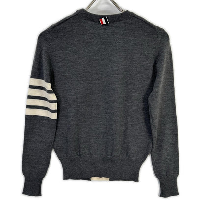 THOM BROWNE トムブラウン FKA243A-00014035 グレー トロンプルイユ ニットプルオーバー トップス
