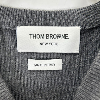 THOM BROWNE トムブラウン FKA243A-00014035 グレー トロンプルイユ ニットプルオーバー トップス
