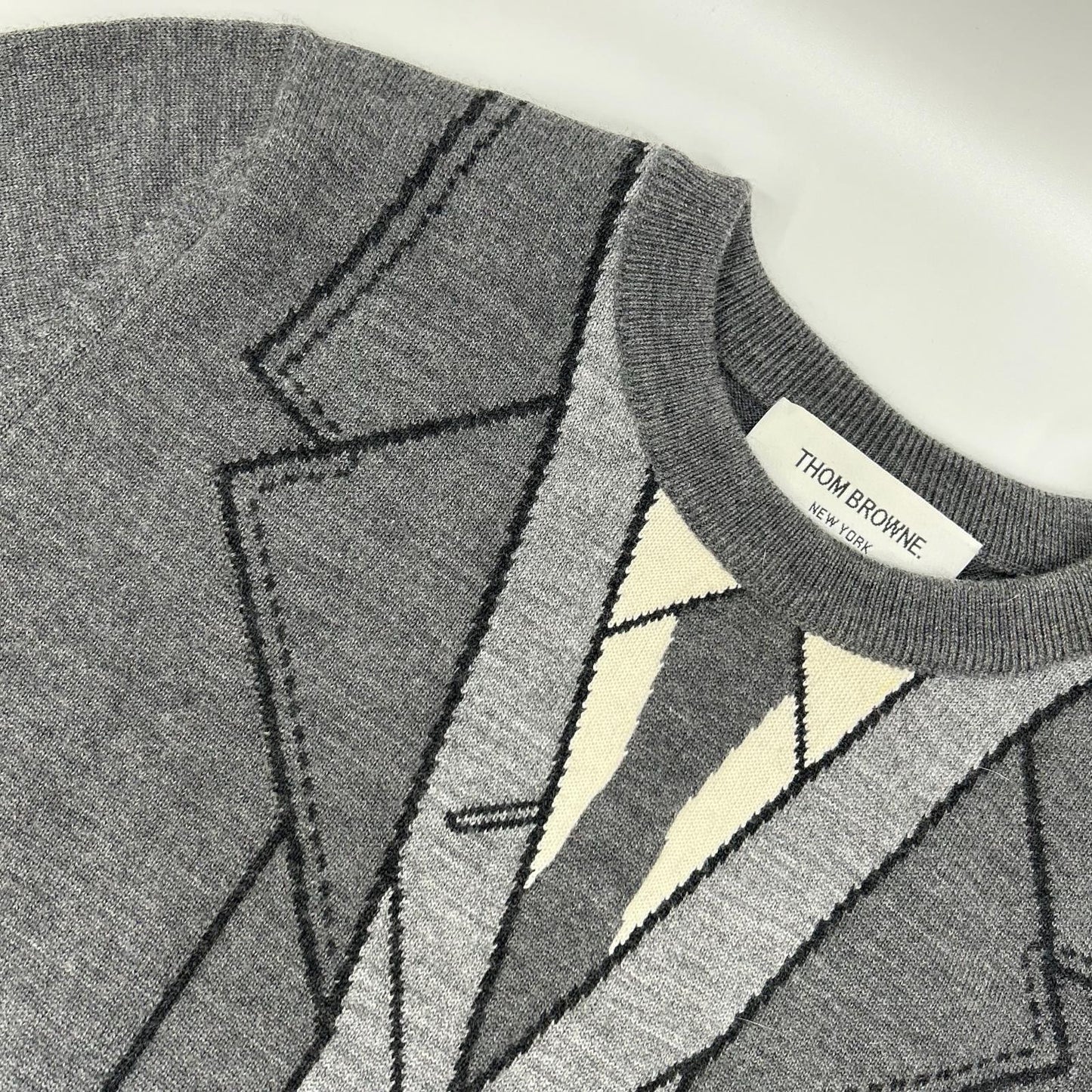 THOM BROWNE トムブラウン FKA243A-00014035 グレー トロンプルイユ ニットプルオーバー トップス