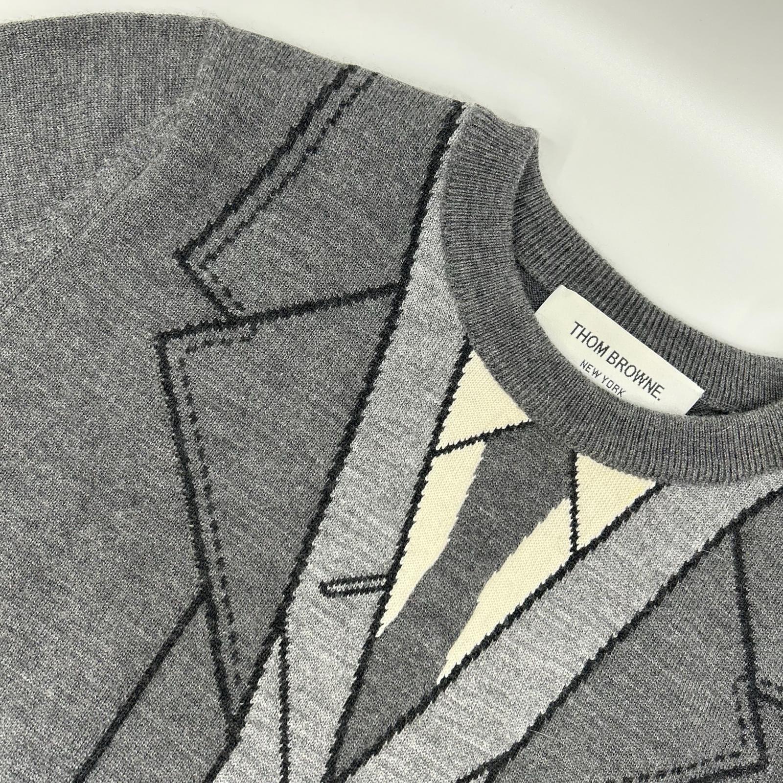 THOM BROWNE トムブラウン FKA243A-00014035 グレー トロンプルイユ ニットプルオーバー トップス