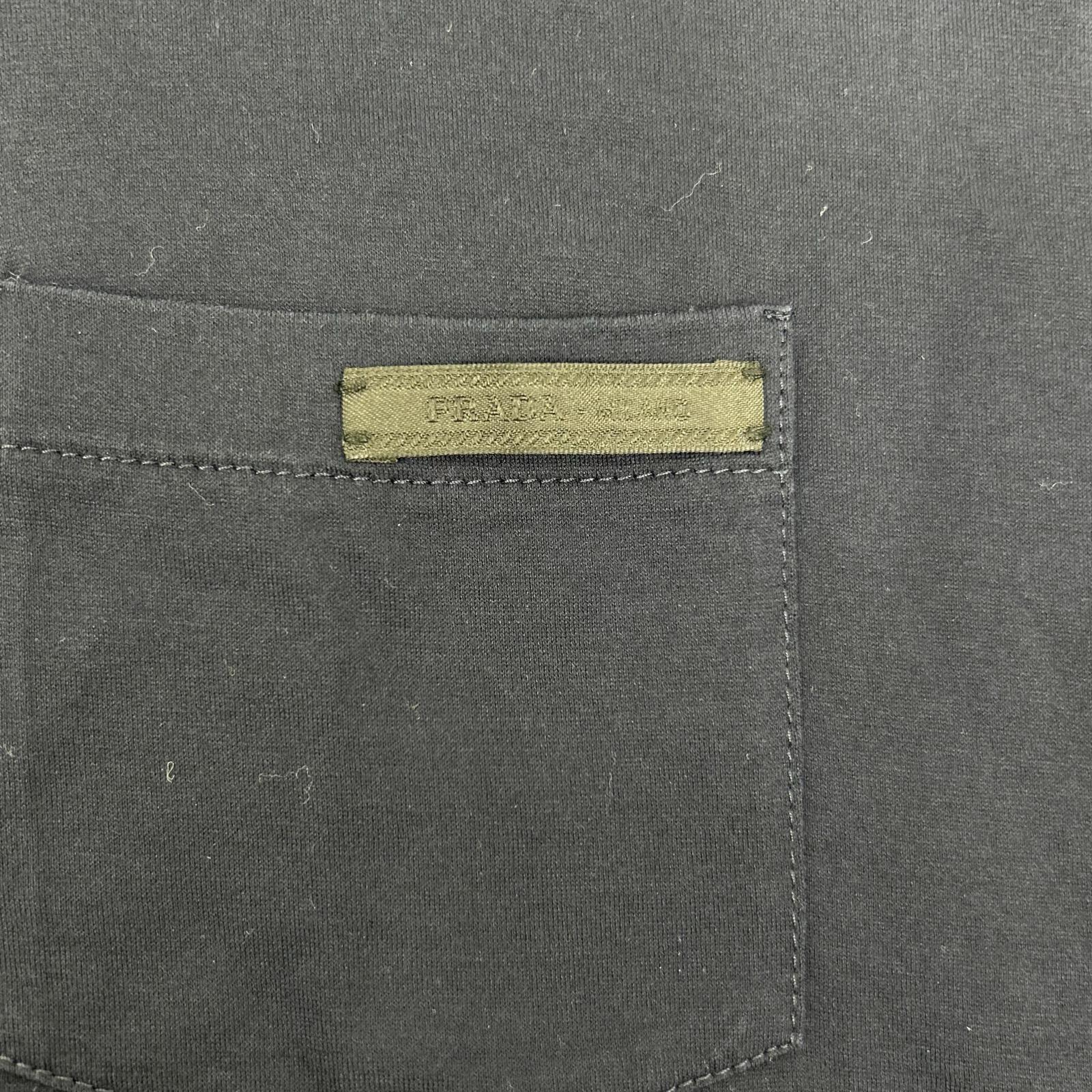 PRADA プラダ UJL879 ネイビー ポケット付き 長袖 コットンTシャツ トップス