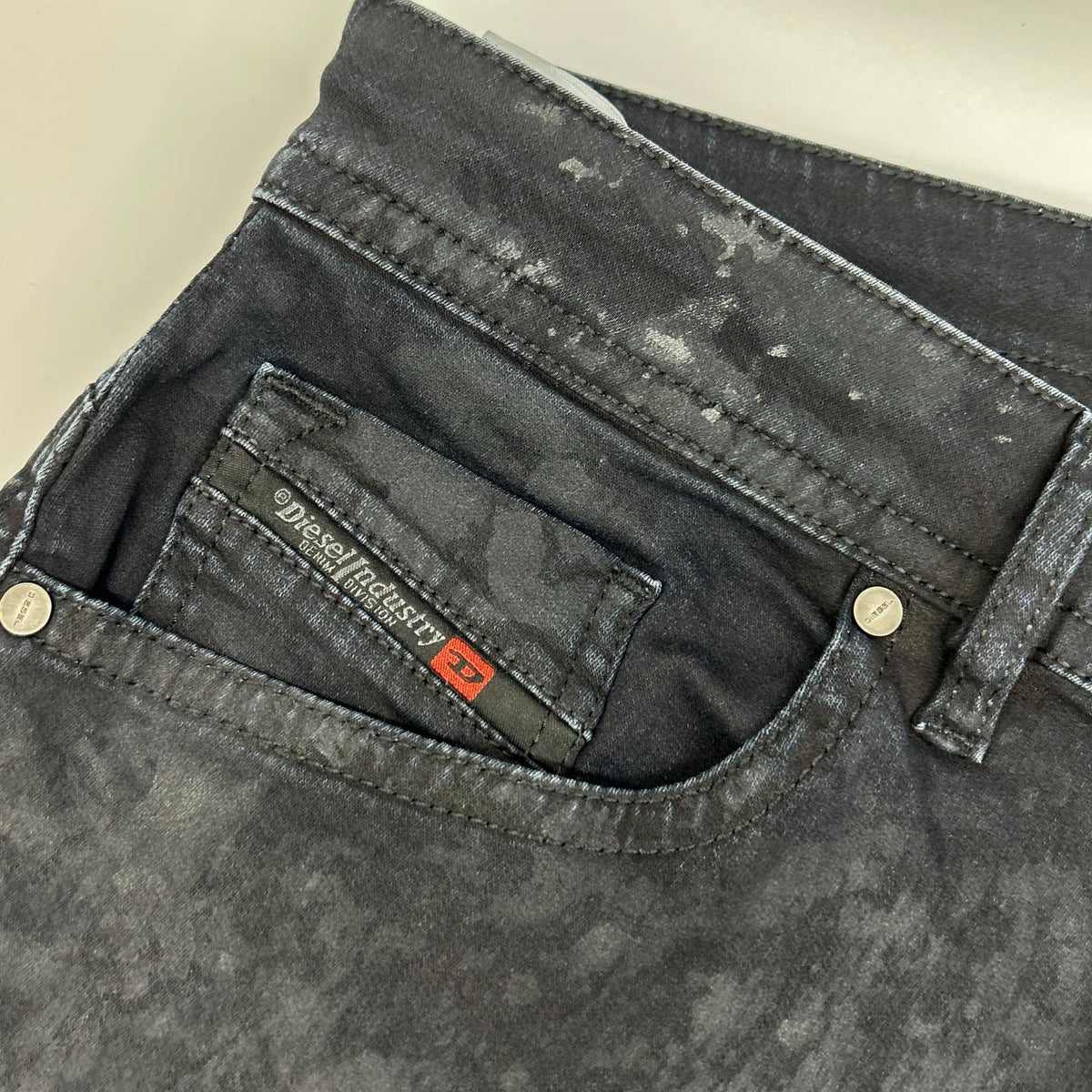 DIESEL ディーゼル ブラック THOMMER グラデーション パンツ ボトムス
